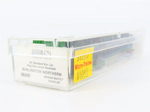 N Scale Micro-Trains 38200 BN Burlington Northern 50' Plug Door Box Car RTR