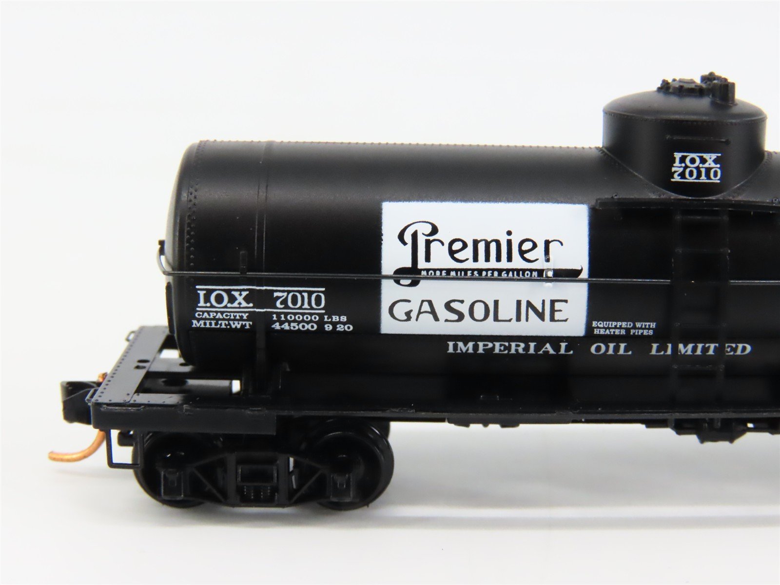 N Scale Micro-Trains 06500770 IOX Imperial Oil 39' Tank Car 7010 RTR