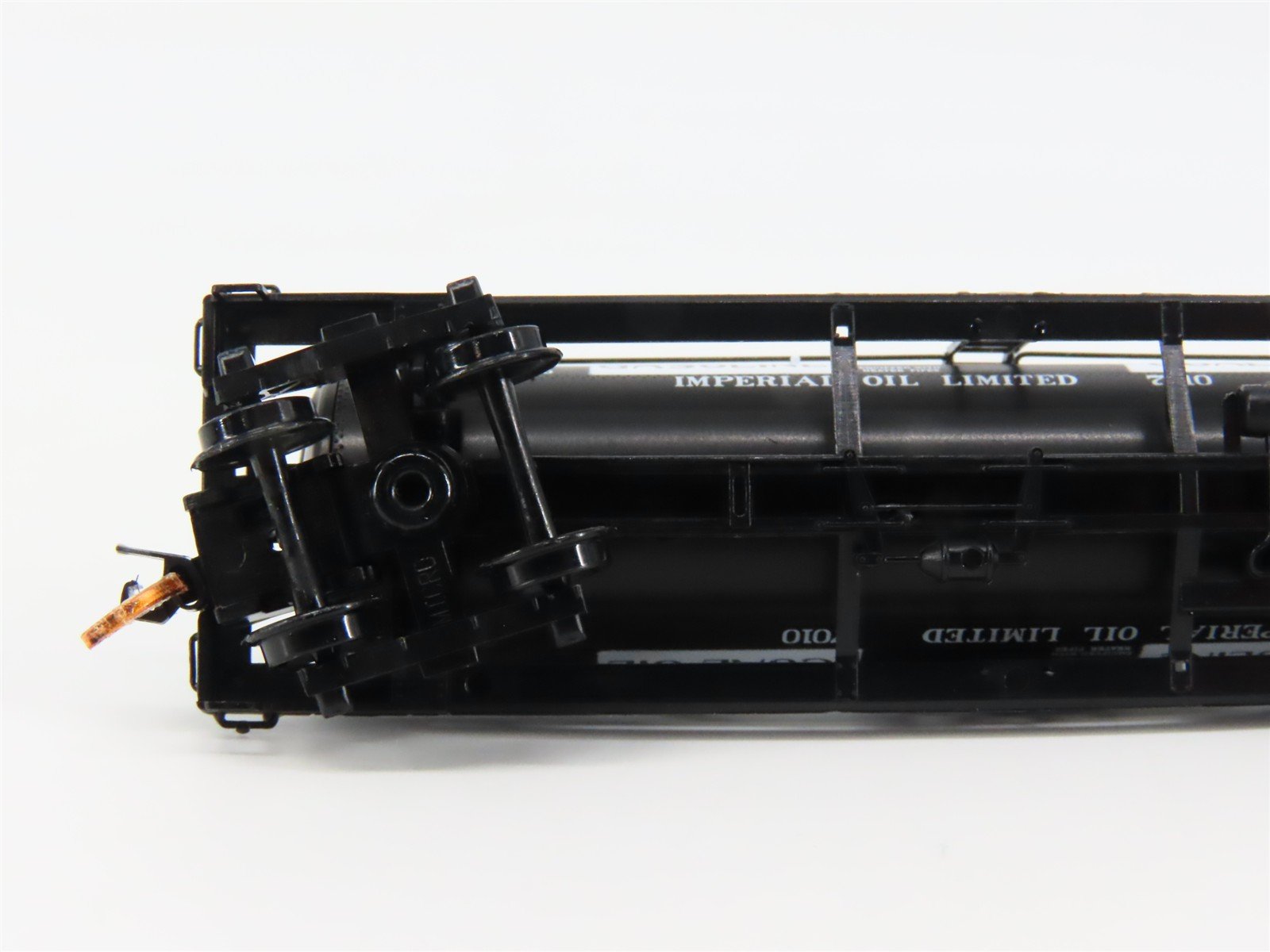 N Scale Micro-Trains 06500770 Imperial Oil Limited 39' Single Dome Tank Car RTR