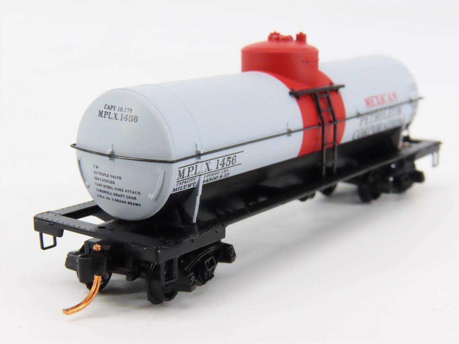 N Scale Micro-Trains 06500840 Mexican Petroleum Co. 39' Single Dome Tank Car RTR