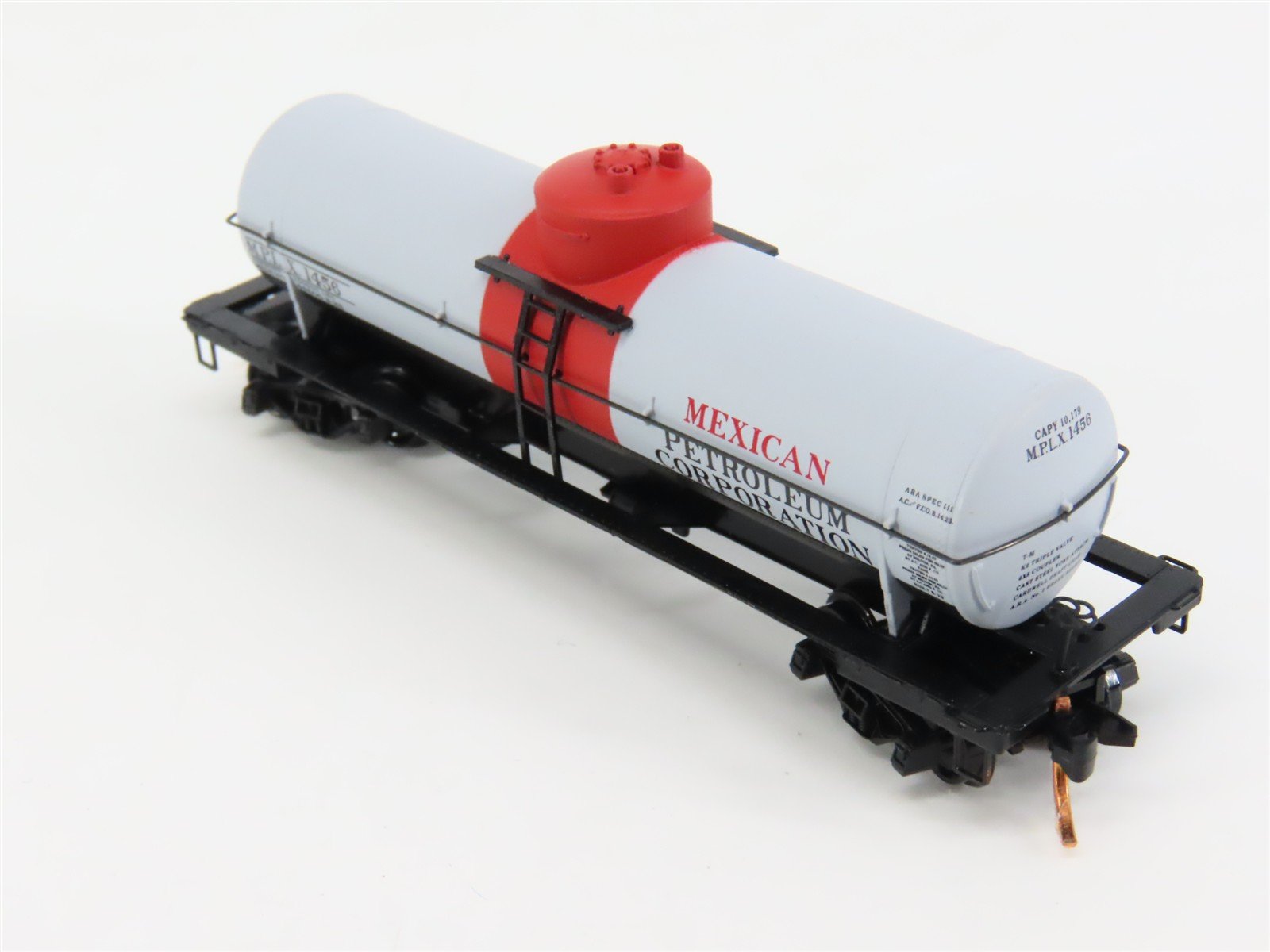 N Scale Micro-Trains 06500840 Mexican Petroleum Co. 39' Single Dome Tank Car RTR