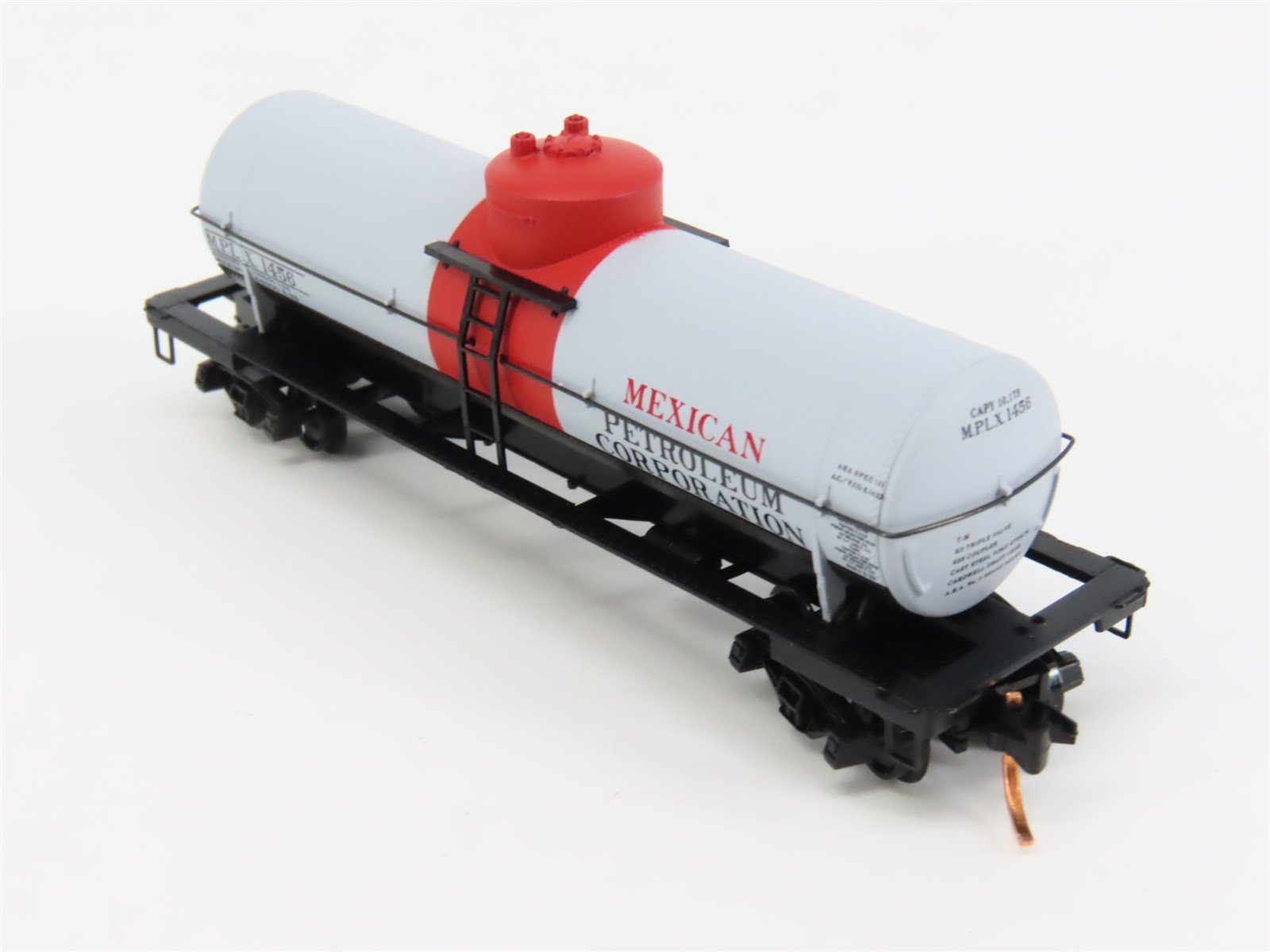 N Scale Micro-Trains 06500840 Mexican Petroleum Co. 39' Single Dome Tank Car RTR