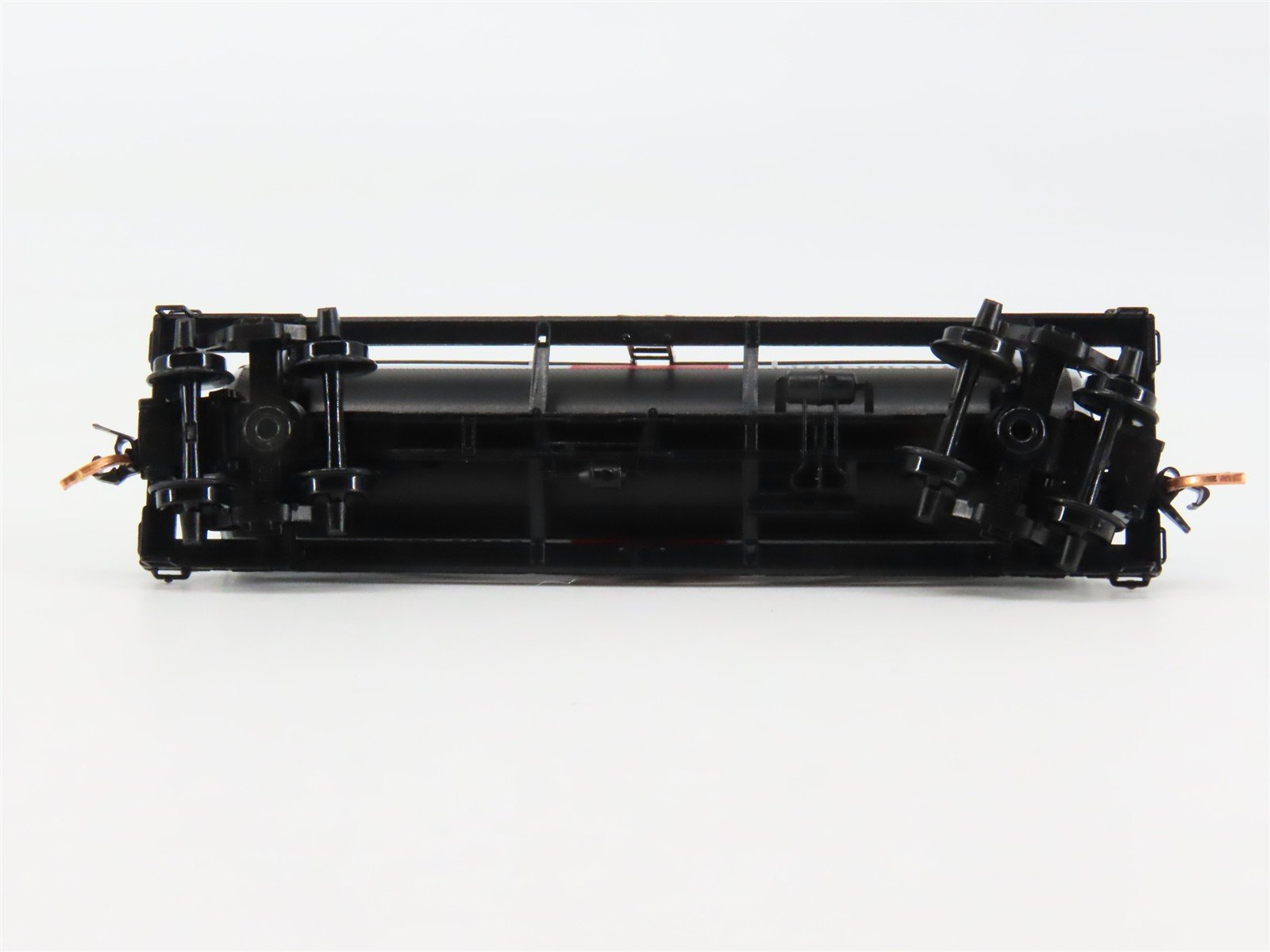 N Scale Micro-Trains 06500840 Mexican Petroleum Co. 39' Single Dome Tank Car RTR