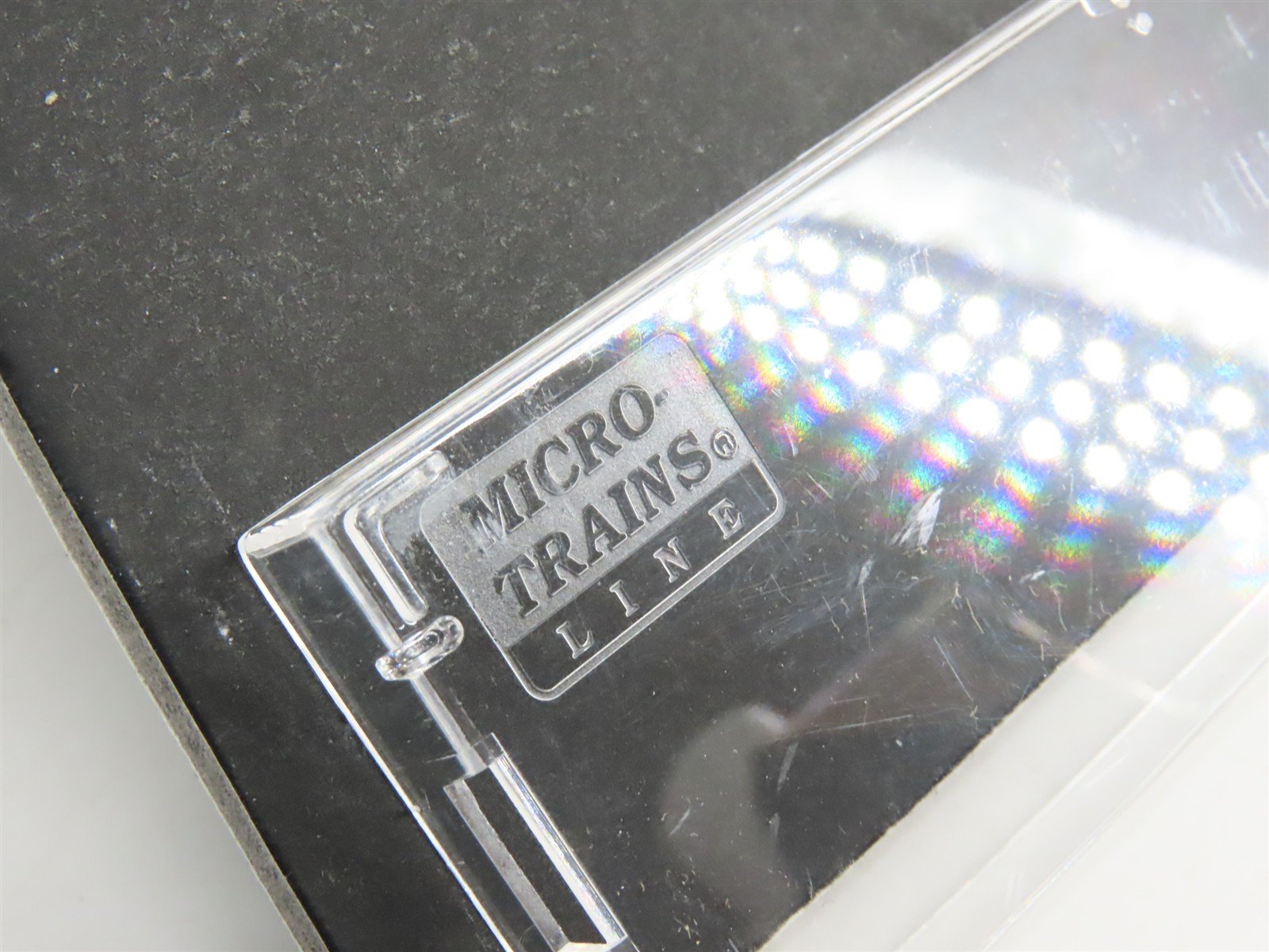 N Scale Micro-Trains 06500840 Mexican Petroleum Co. 39' Single Dome Tank Car RTR