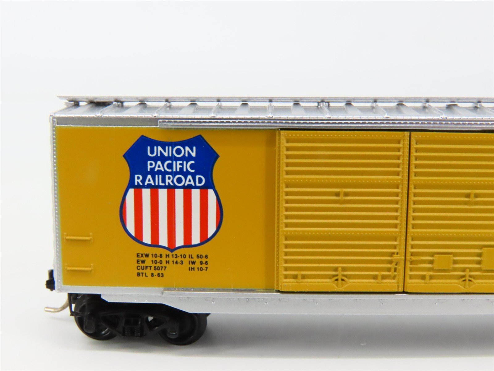 N Scale Micro-Trains 34090 UP Union Pacific 50' Double Door Box Car 160253 RTR