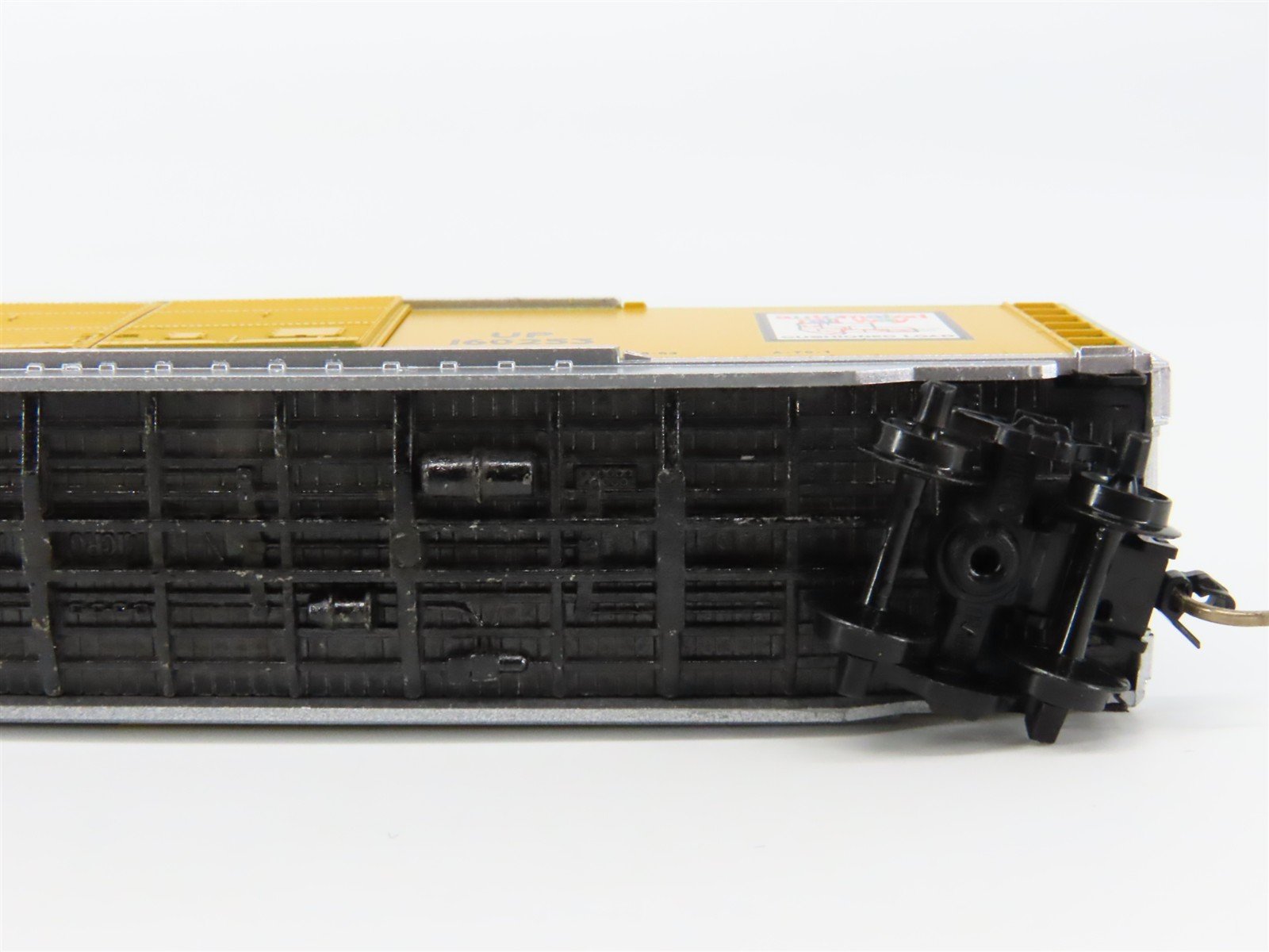 N Scale Micro-Trains 34090 UP Union Pacific 50' Double Door Box Car 160253 RTR