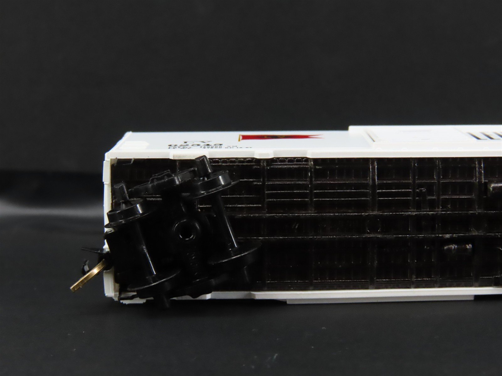 N Scale Micro-Trains 20126 LV Lehigh Valley 40' Box Car 62545 RTR