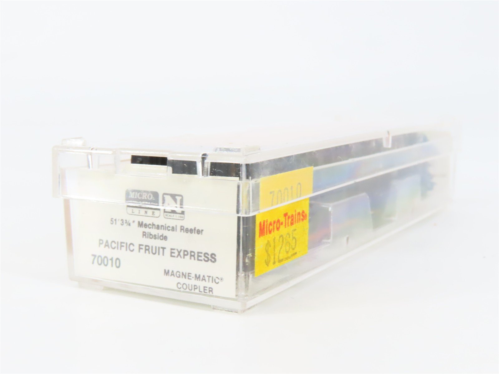 N Scale Micro-Trains 70010 PFE Pacific Fruit Express 51' Mechanical Reefer RTR