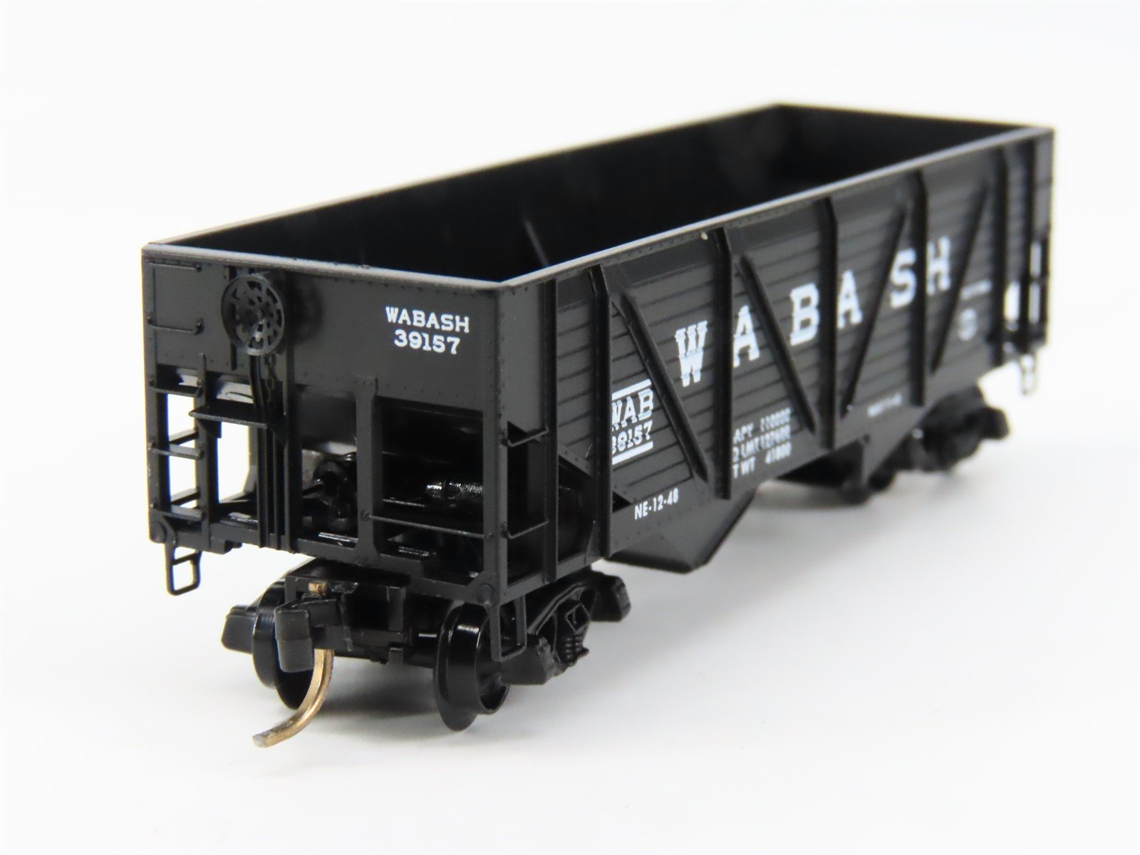 N Scale Micro-Trains 57060 WAB Wabash 33' 2-Bay Hopper 39157 RTR