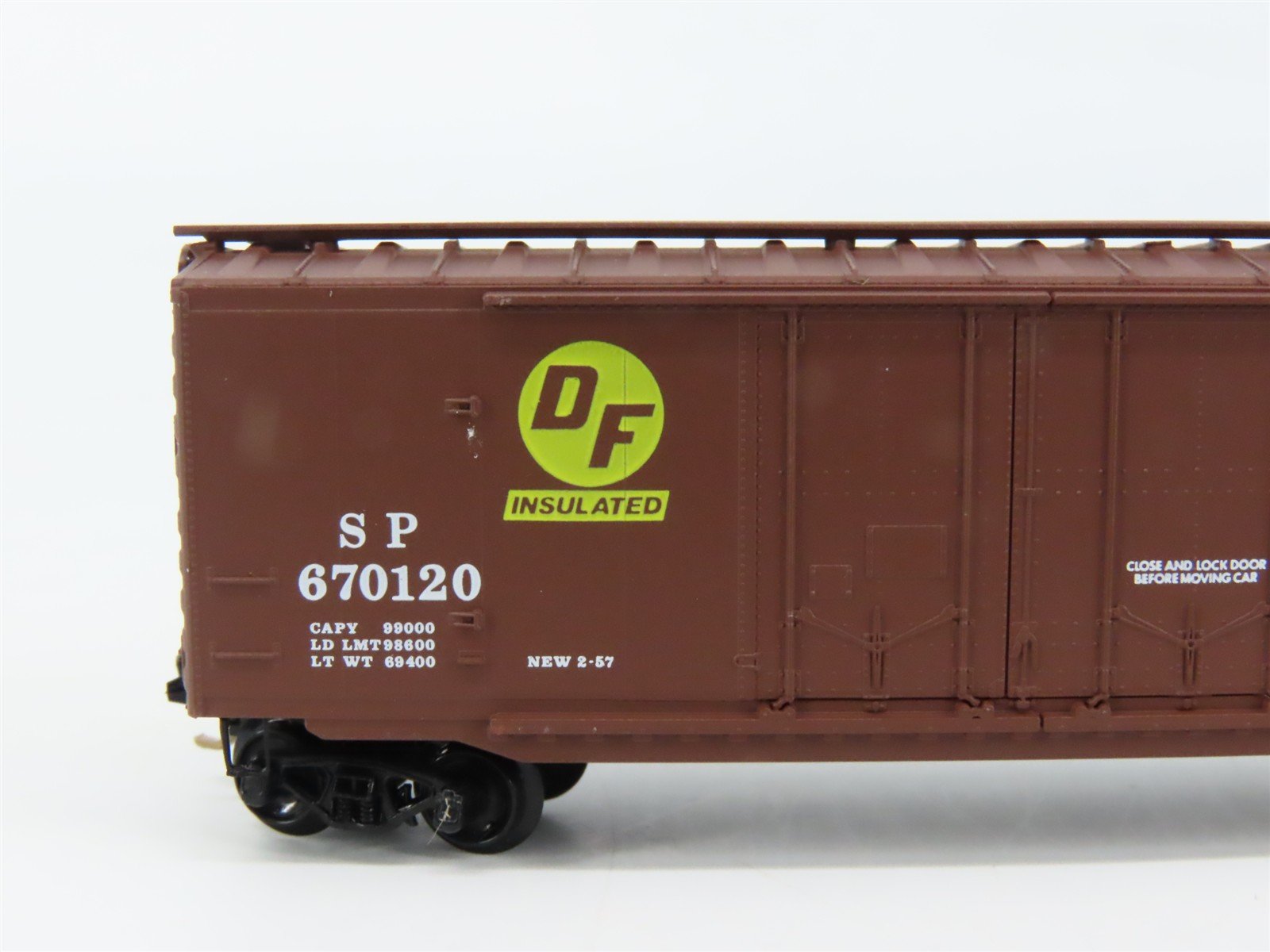 N Scale Micro-Trains 36040 SP Southern Pacific 50' Box Car 670120 RTR