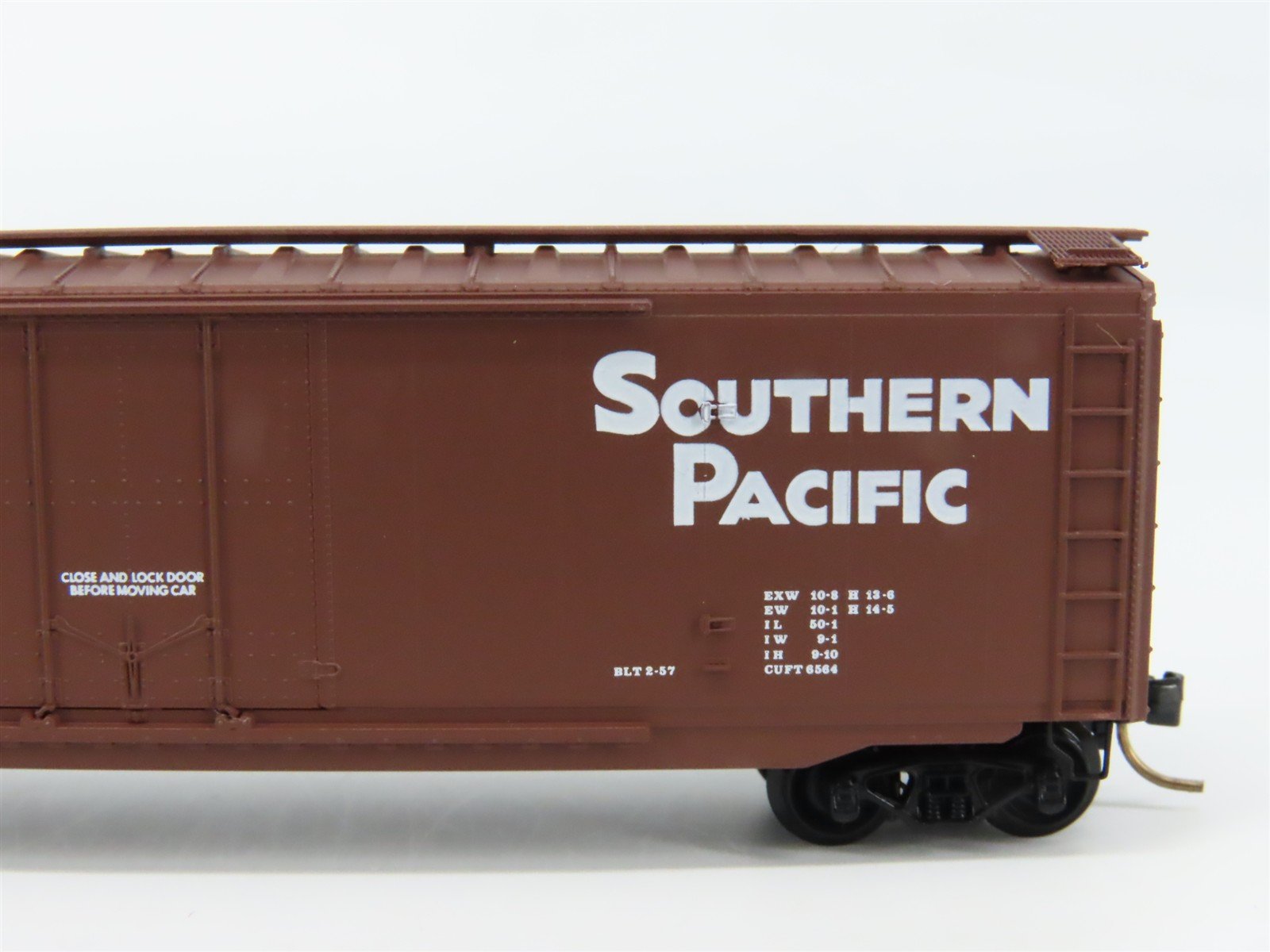 N Scale Micro-Trains 36040 SP Southern Pacific 50' Box Car 670120 RTR