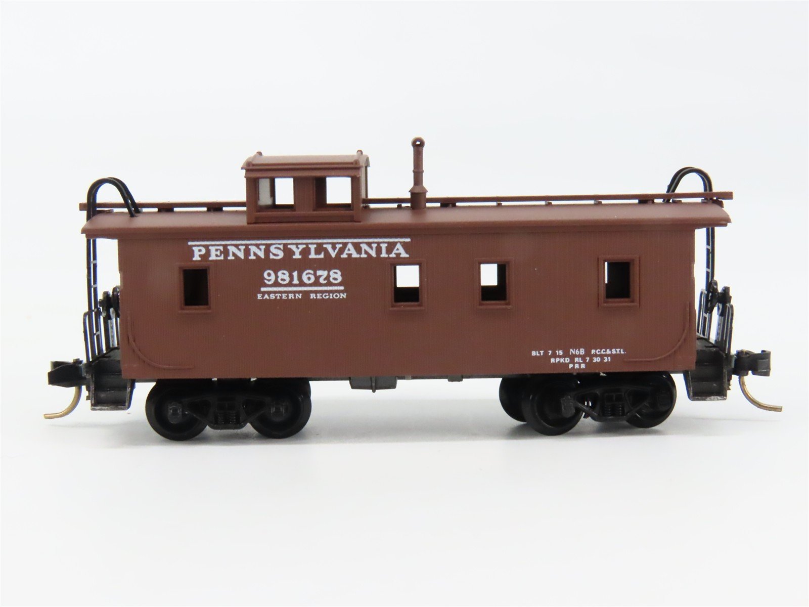N Scale Micro-Trains 51160 PRR Pennsylvania 34' Wood-Sheathed Caboose 981678 RTR