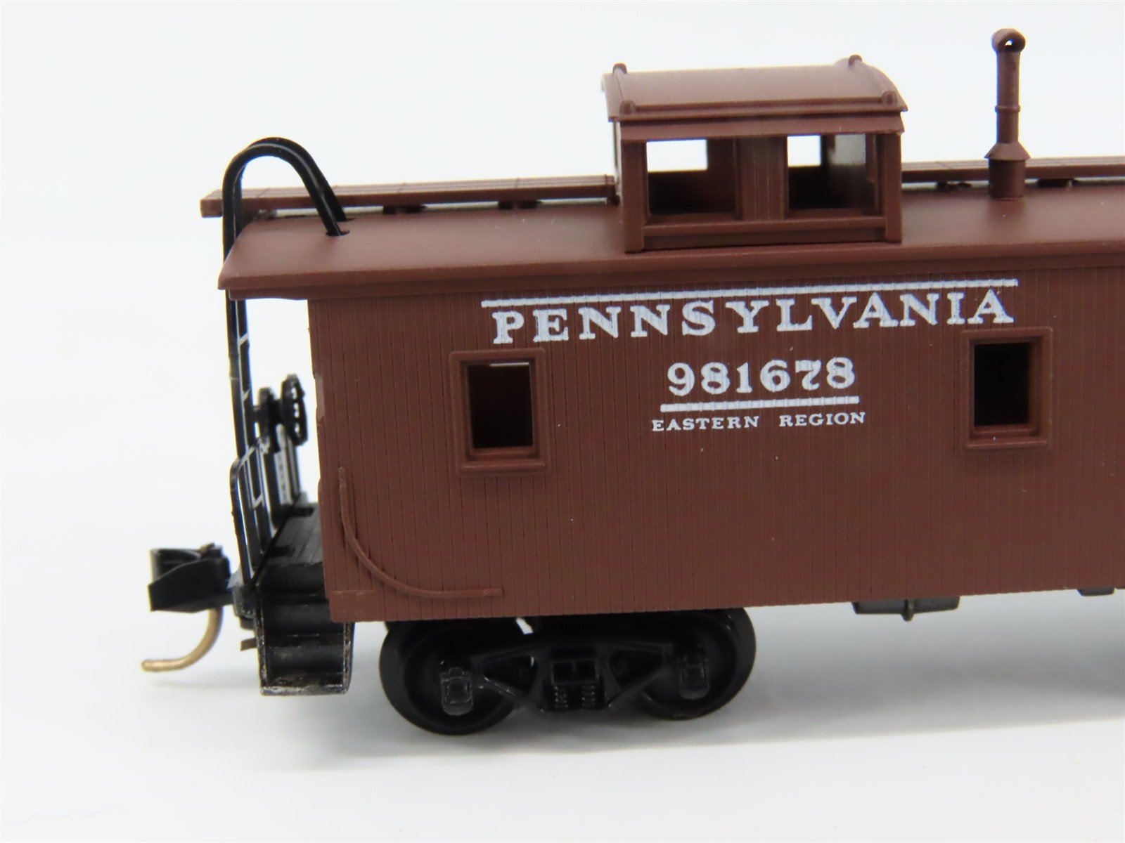 N Scale Micro-Trains 51160 PRR Pennsylvania 34' Wood-Sheathed Caboose 981678 RTR