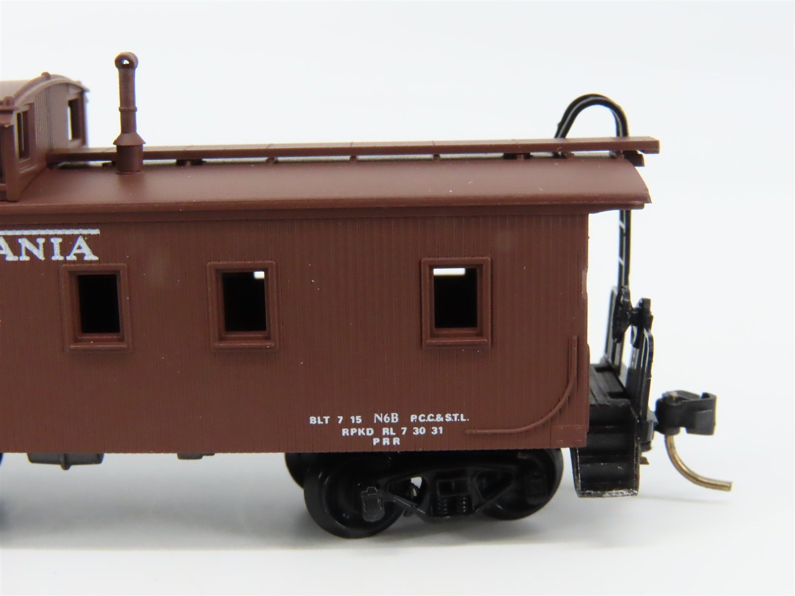 N Scale Micro-Trains 51160 PRR Pennsylvania 34' Wood-Sheathed Caboose 981678 RTR