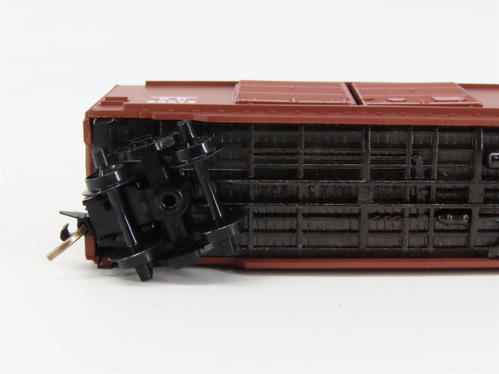N Scale Micro-Trains 23020 SP Southern Pacific 40' Double Door Box Car 66375 RTR