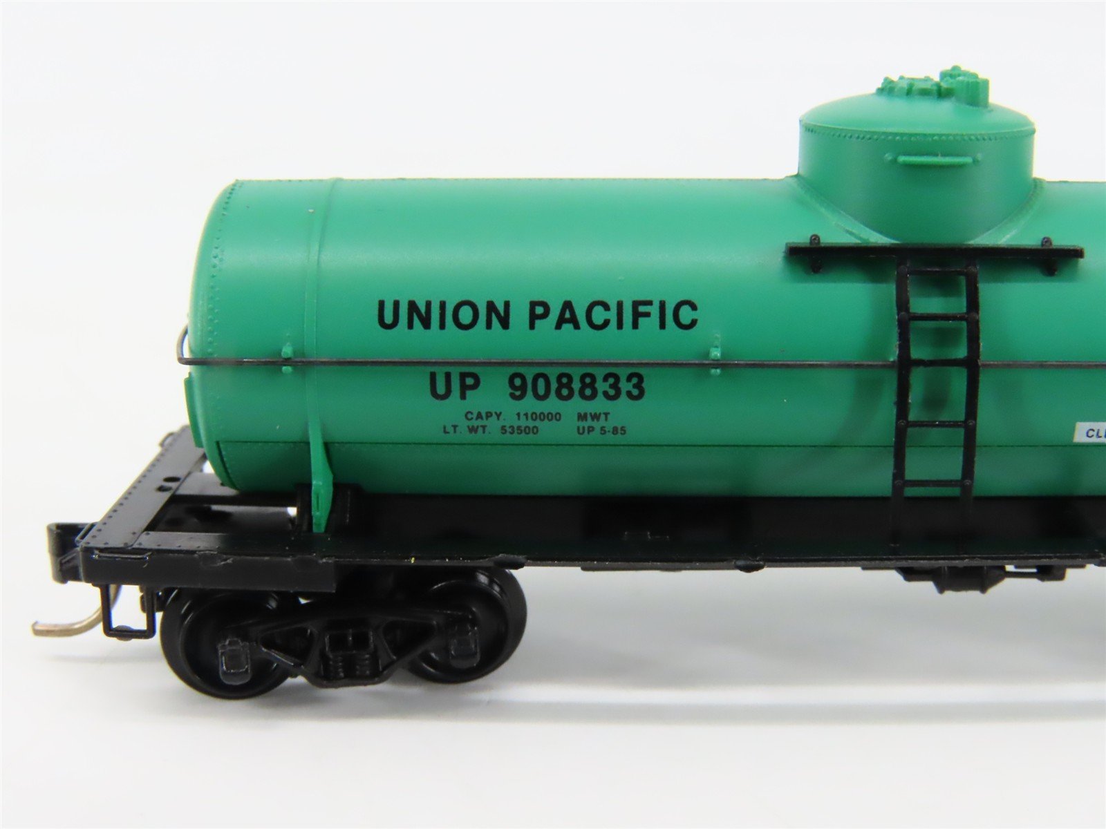 N Scale Micro-Trains 65340 UP Union Pacific 39' Single Dome Tank Car 908833 RTR