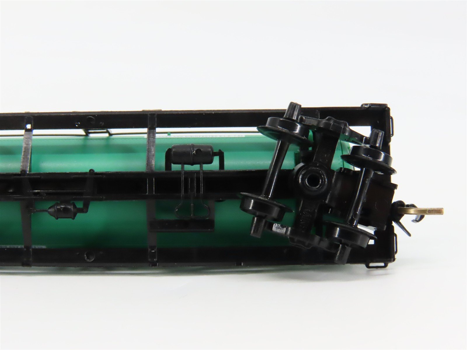 N Scale Micro-Trains 65340 UP Union Pacific 39' Single Dome Tank Car 908833 RTR