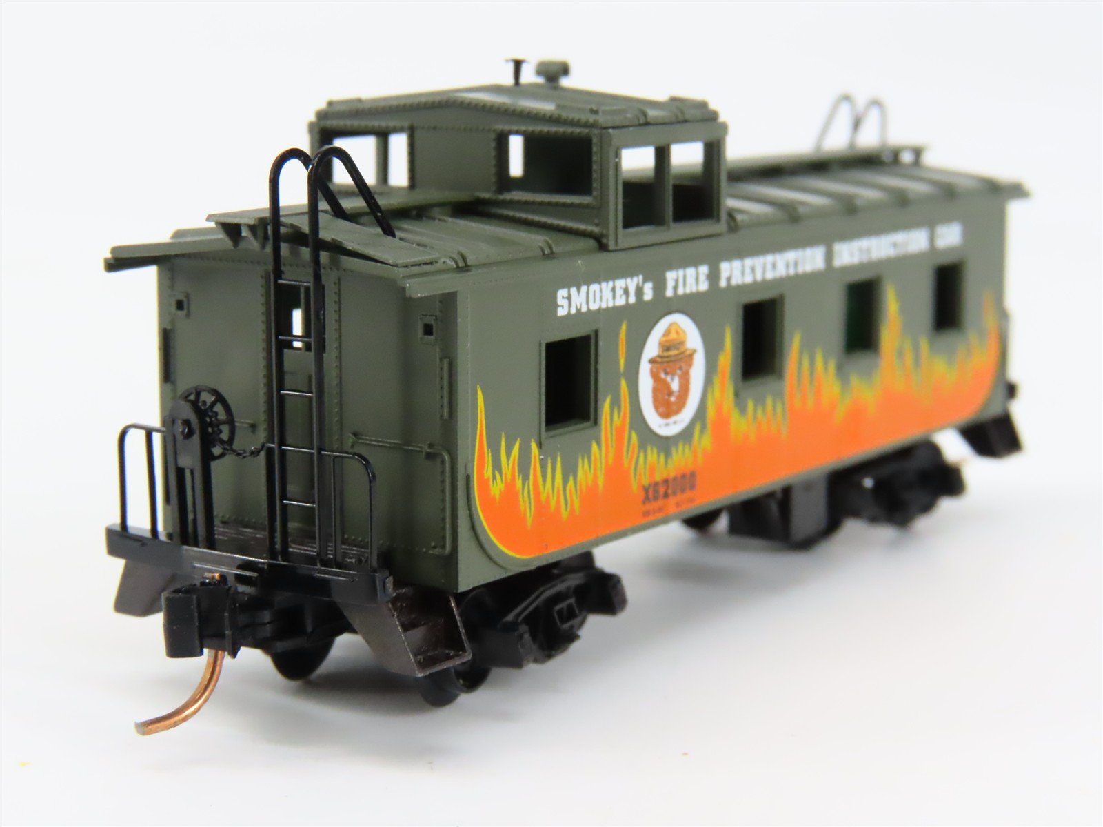 N Scale Micro-Trains 100100 Smokey Bear 36' Offset Cupola Caboose X62000 RTR