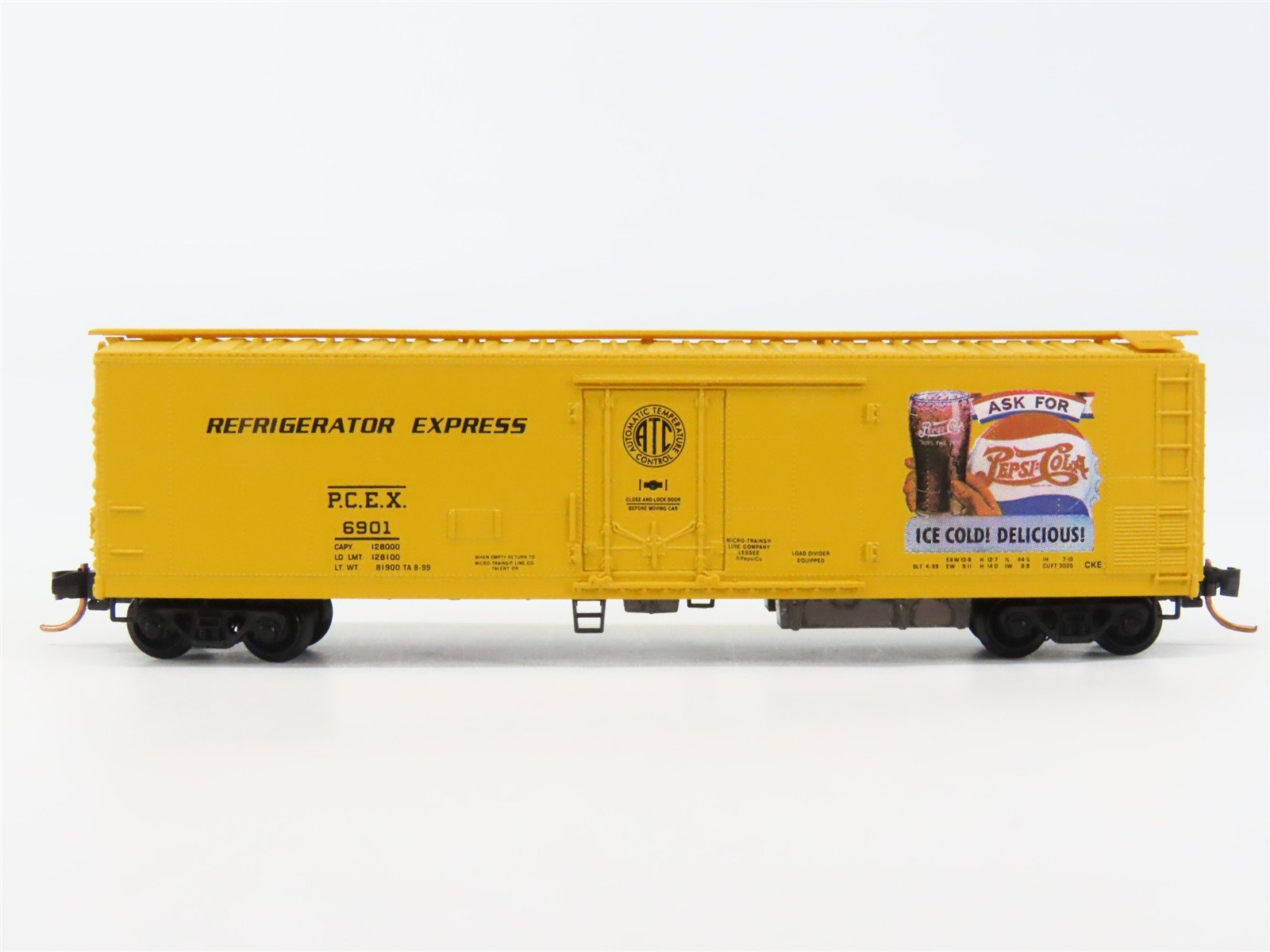 N Scale Micro-Trains 69090 PCEX Pepsi-Cola 51' Reefer 6901 RTR