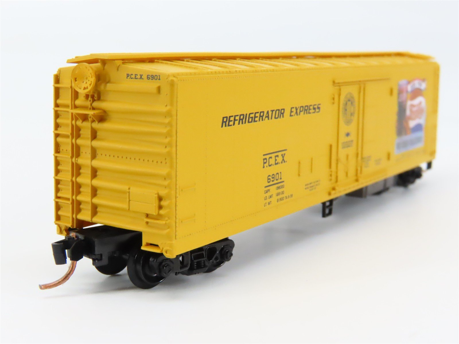 N Scale Micro-Trains 69090 PCEX Pepsi-Cola 51' Reefer 6901 RTR