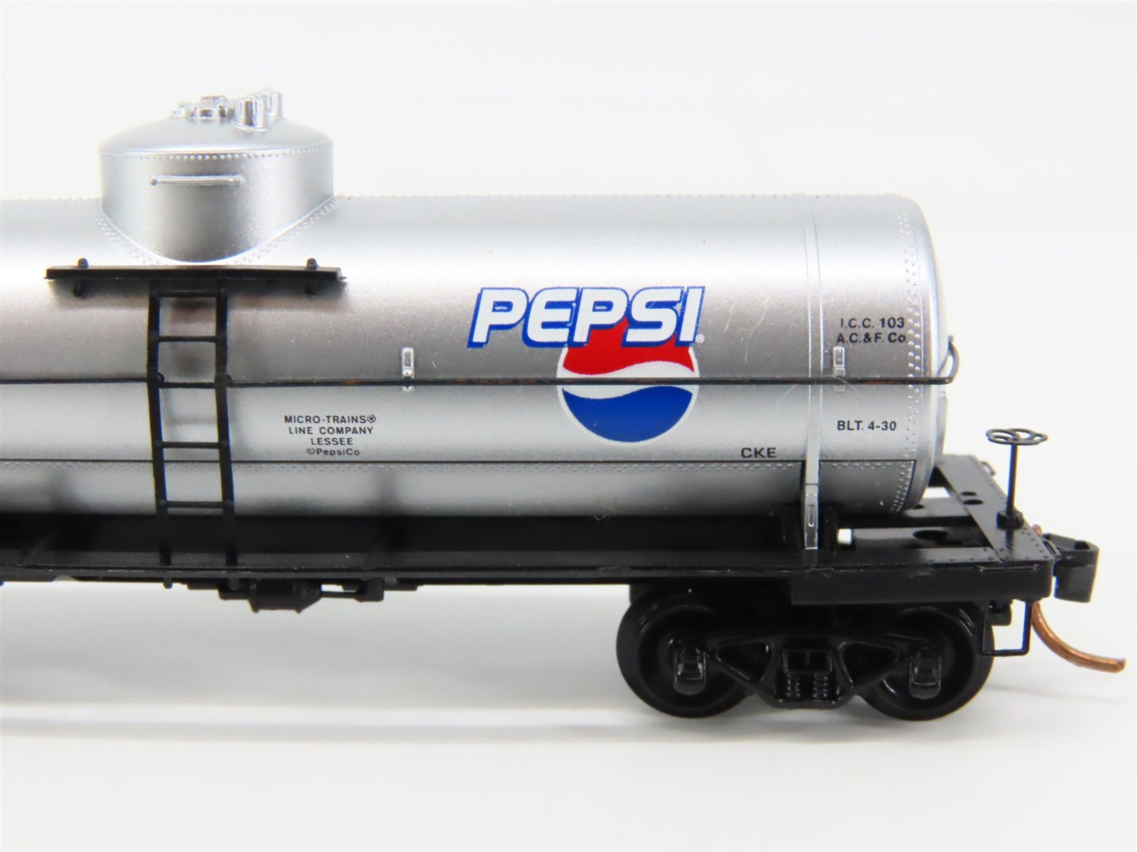 N Scale Micro-Trains 65450 PC Pepsi-Cola 39' Tank Car 6508 RTR