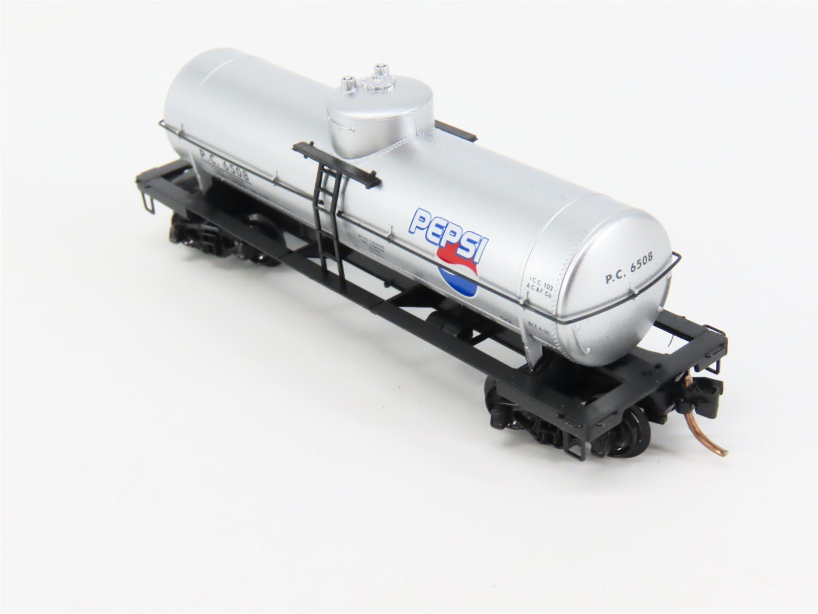 N Scale Micro-Trains 65450 PC Pepsi-Cola 39' Tank Car 6508 RTR