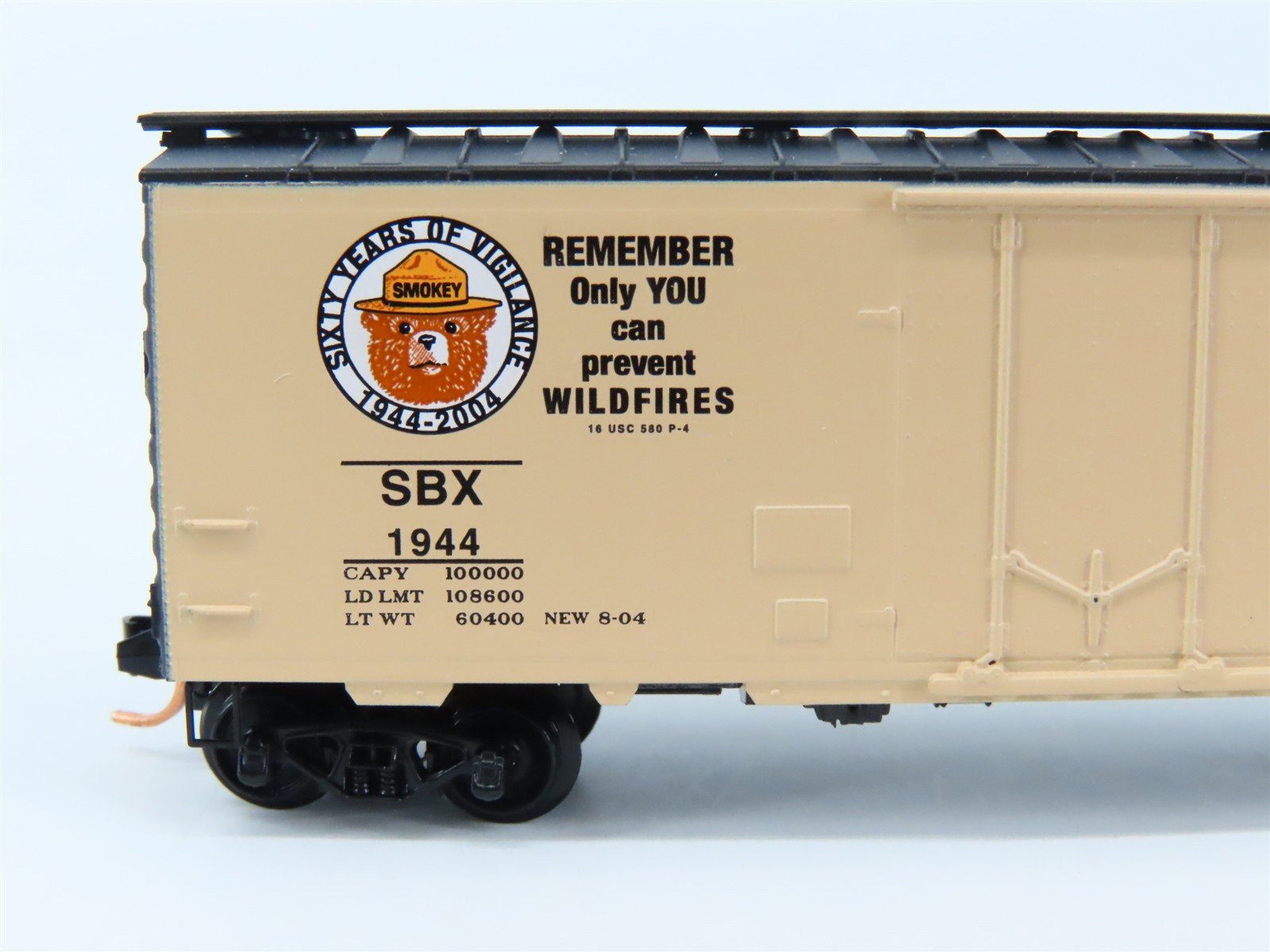N Scale Micro-Trains 21480 SBX Smokey Bear 40' Plug Door Box Car 1944 RTR
