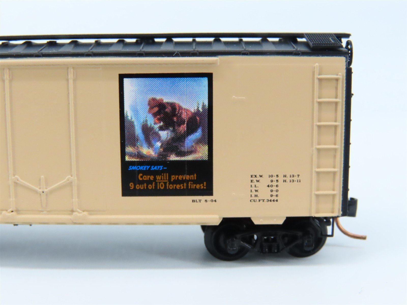 N Scale Micro-Trains 21480 SBX Smokey Bear 40' Plug Door Box Car 1944 RTR