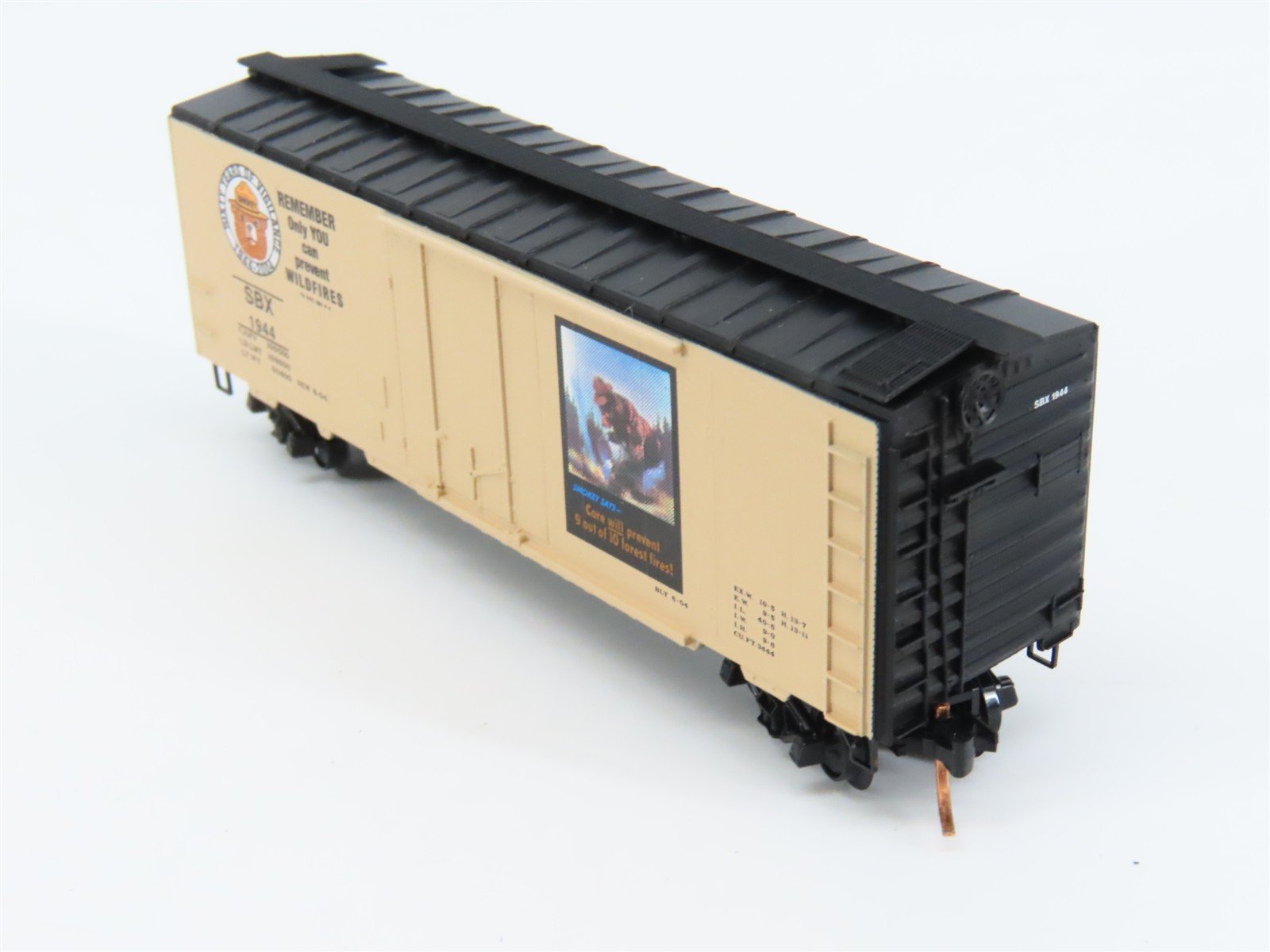 N Scale Micro-Trains 21480 SBX Smokey Bear 40' Plug Door Box Car 1944 RTR
