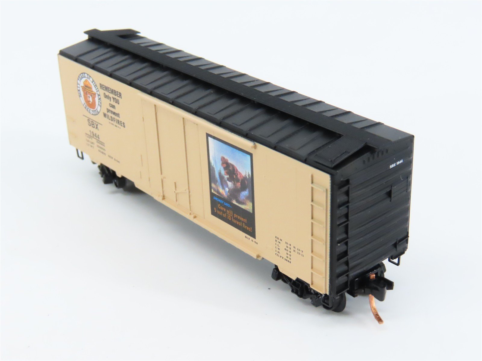 N Scale Micro-Trains 21480 SBX Smokey Bear 40' Plug Door Box Car 1944 RTR