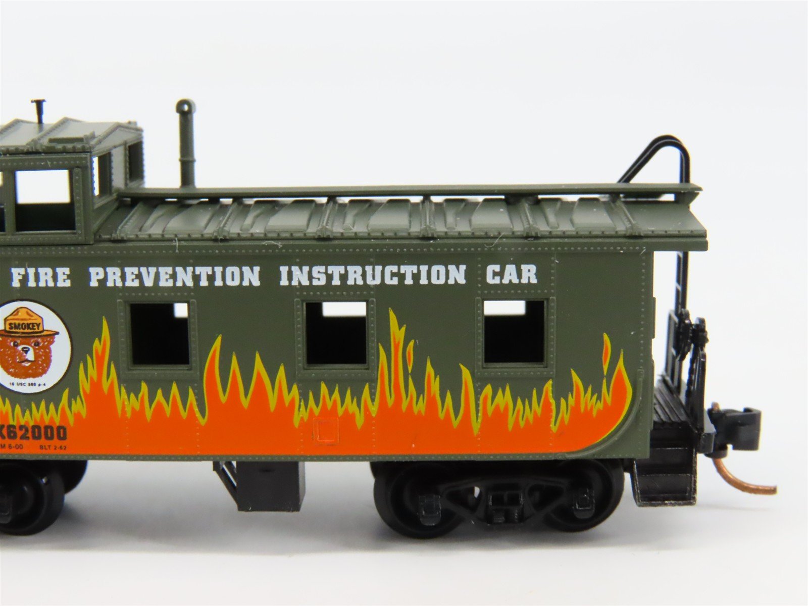 N Scale Micro-Trains 100100 Smokey Bear 36' Offset Cupola Caboose X62000 RTR