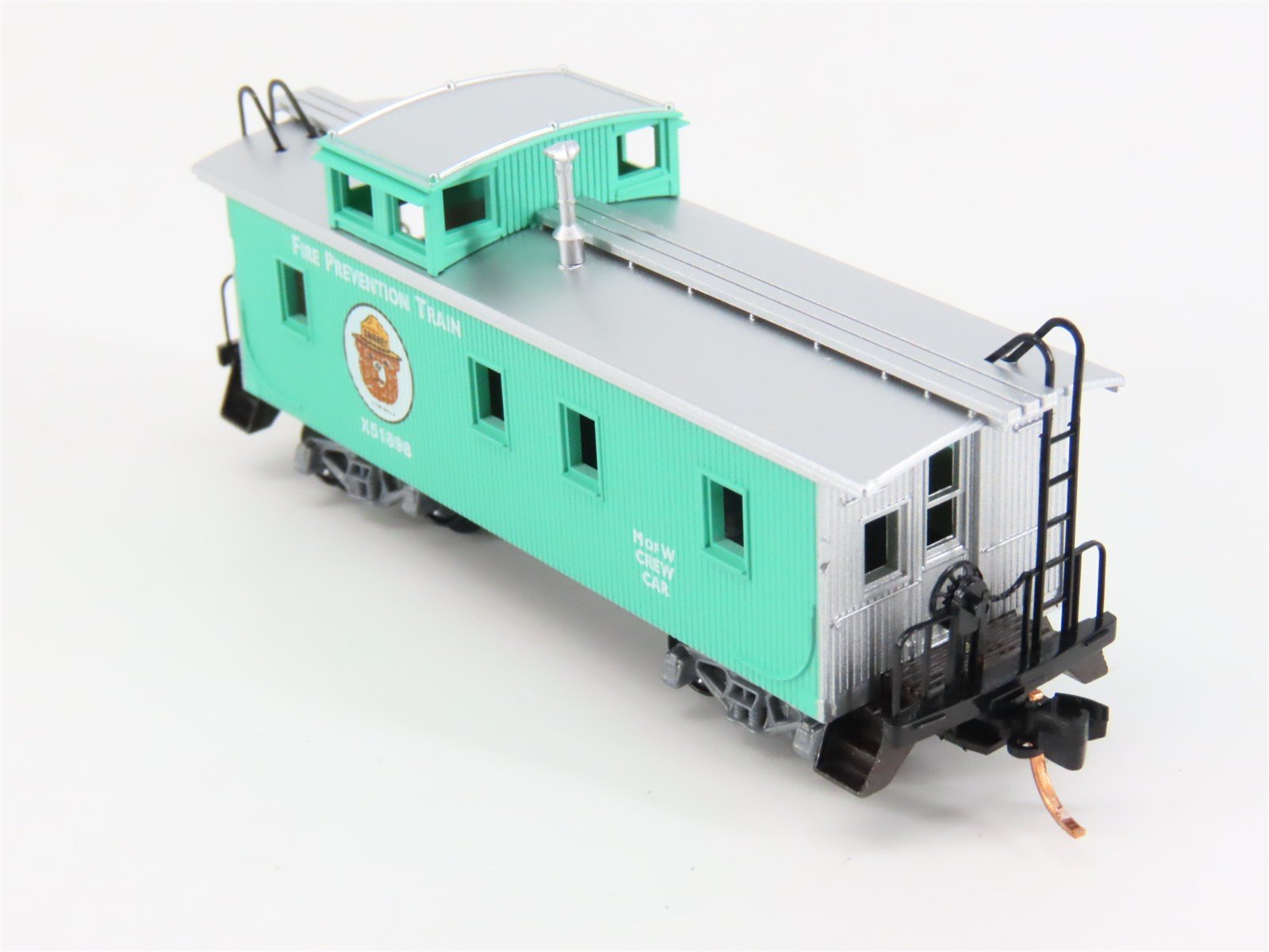 N Scale Micro-Trains 51210 Smokey Bear 34' Wood Sheathed Caboose X51898 RTR