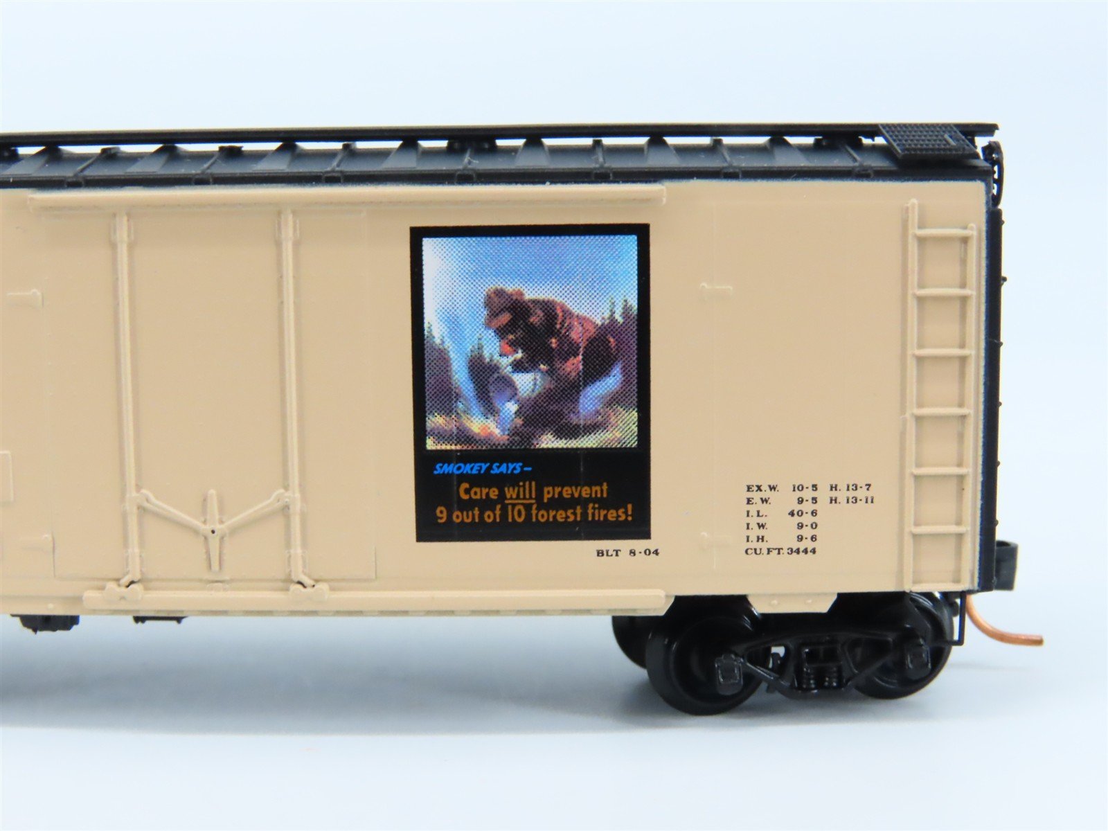 N Scale Micro-Trains 21480 SBX Smokey Bear 40' Box Car 1944 RTR