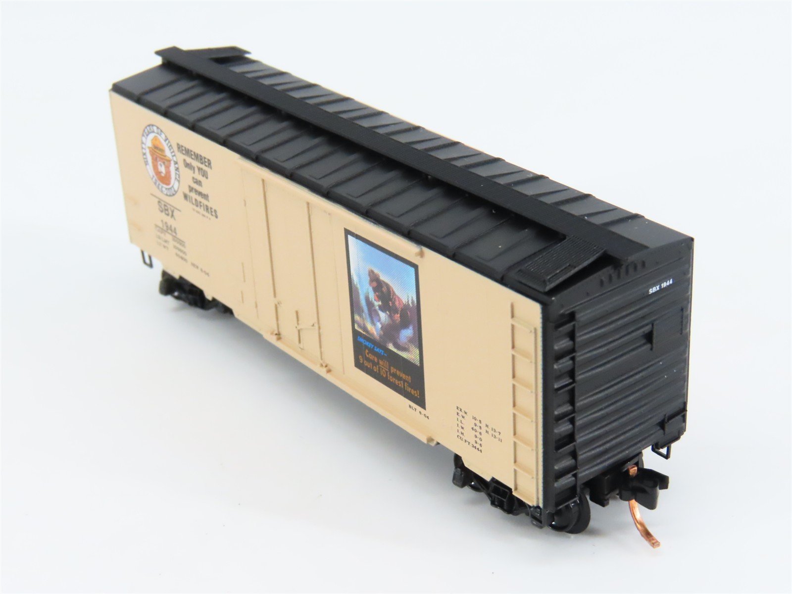 N Scale Micro-Trains 21480 SBX Smokey Bear 40' Box Car 1944 RTR