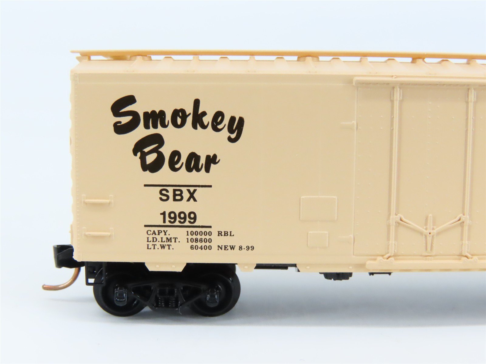N Scale Micro-Trains 21260 SBX Smokey Bear 40' Box Car 1999 RTR