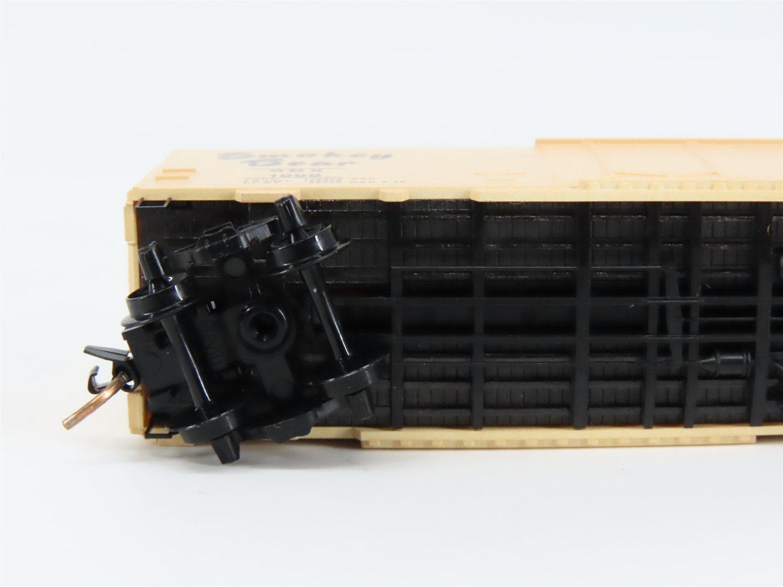 N Scale Micro-Trains 21260 SBX Smokey Bear 40' Box Car 1999 RTR