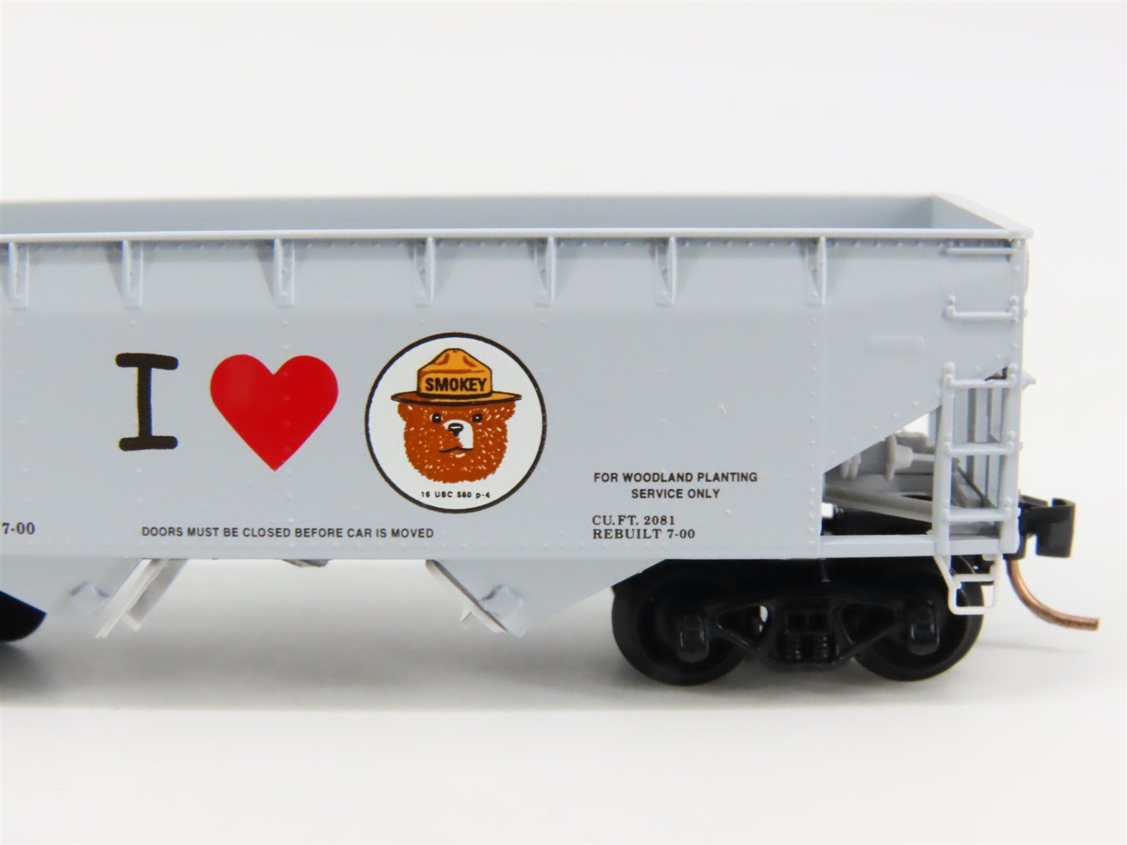N Scale Micro-Trains 55450 SBX Smokey Bear 33' 2-Bay Hopper 72000 RTR