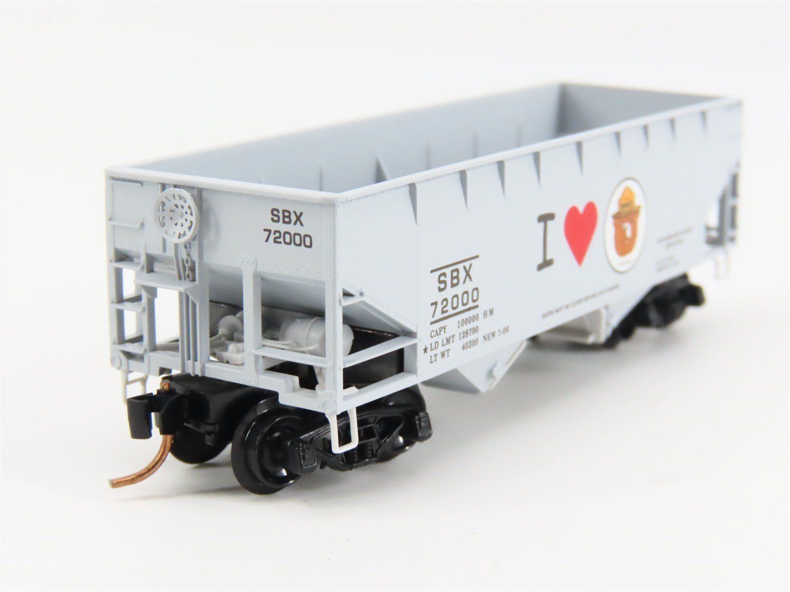 N Scale Micro-Trains 55450 SBX Smokey Bear 33' 2-Bay Hopper 72000 RTR