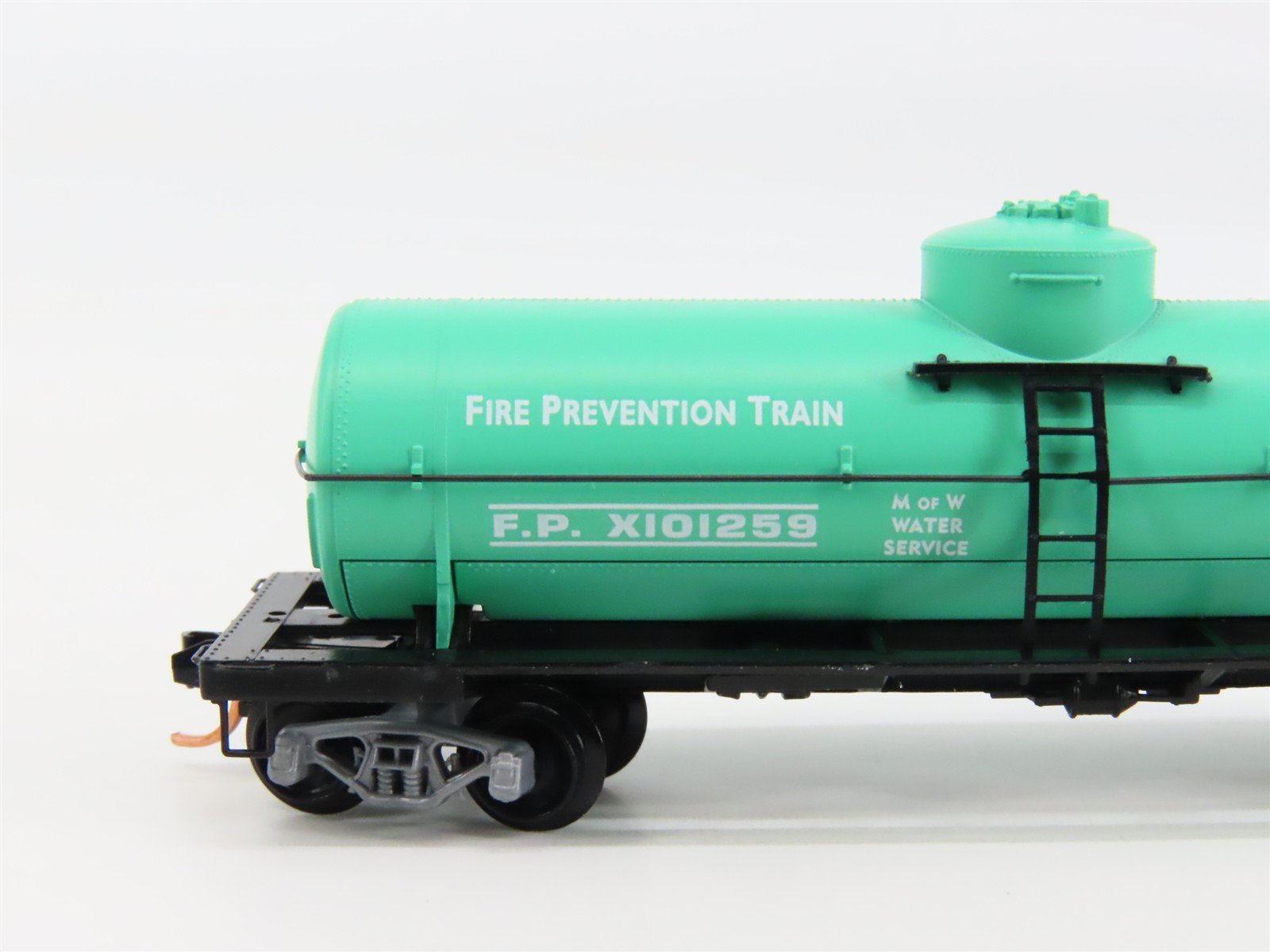 N Scale Micro-Trains 65540 FP Smokey Bear 39' Tank Car X101259 RTR