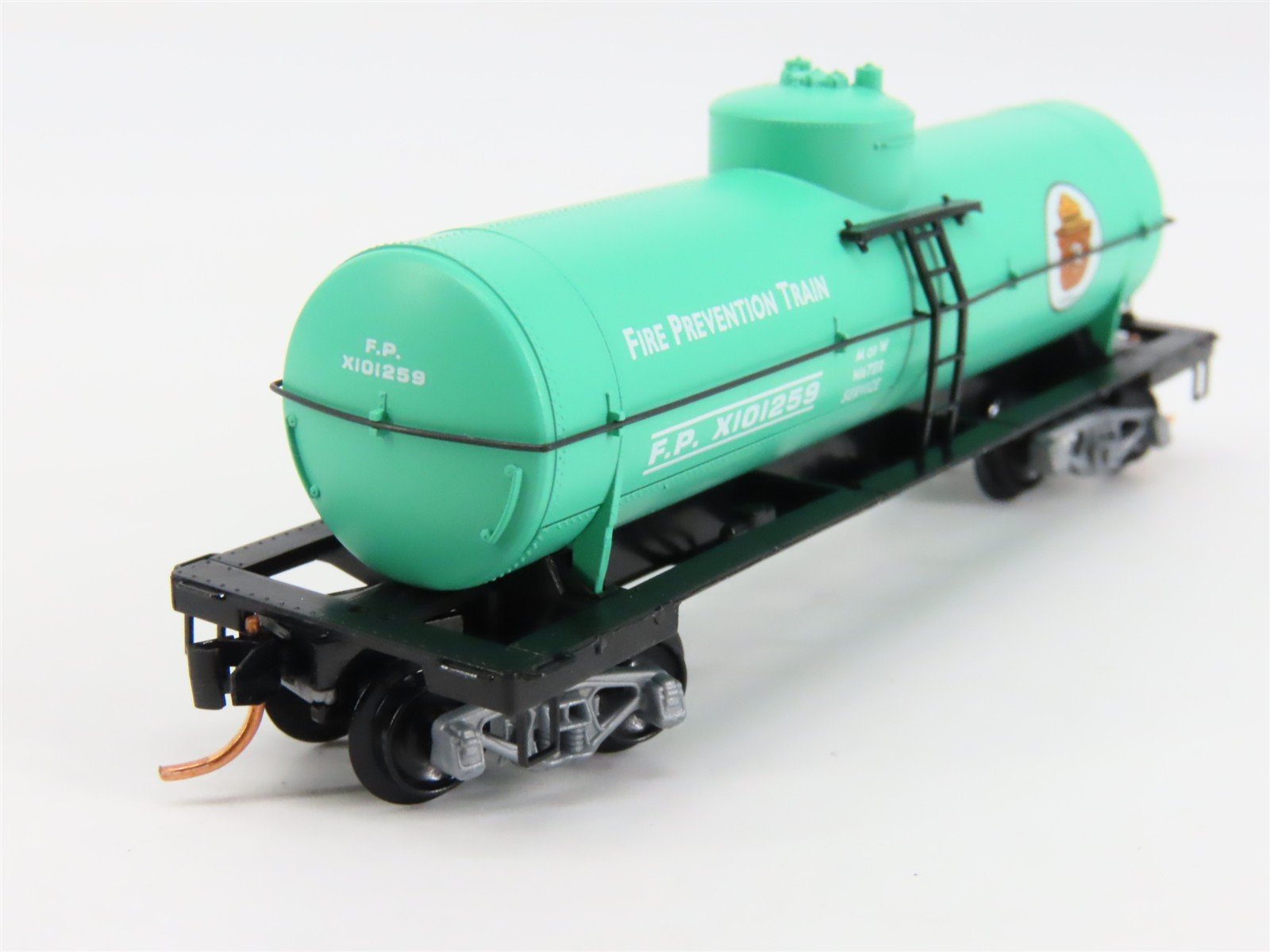 N Scale Micro-Trains 65540 FP Smokey Bear 39' Tank Car X101259 RTR