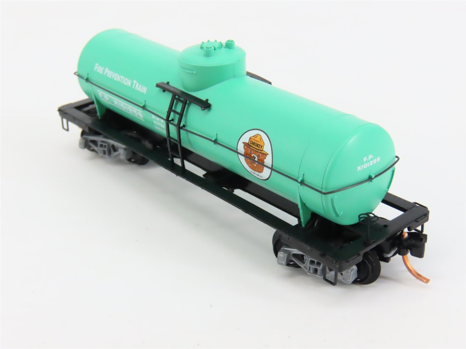 N Scale Micro-Trains 65540 FP Smokey Bear 39' Tank Car X101259 RTR
