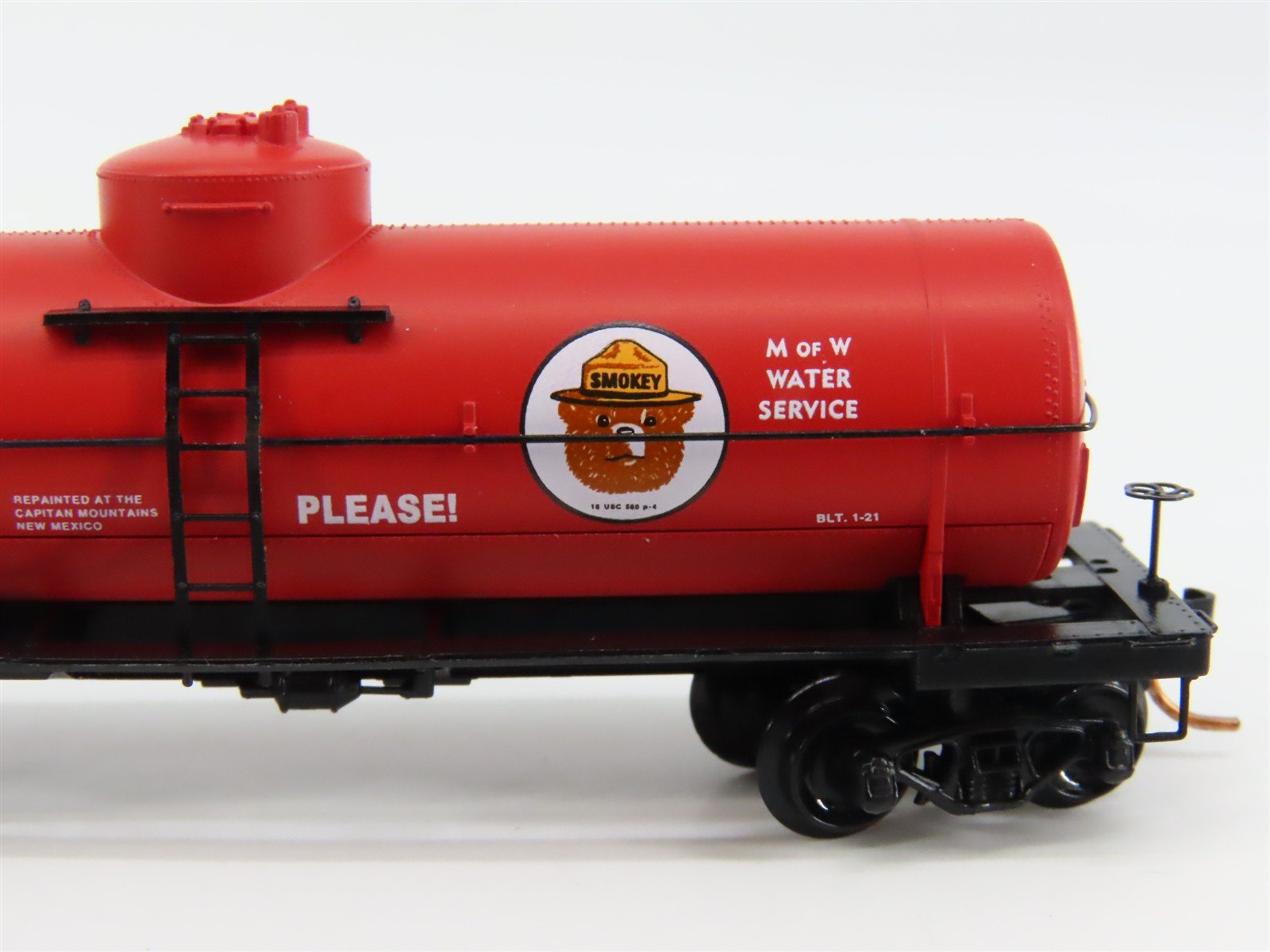 N Scale Micro-Trains 65460 SBX Smokey Bear 39' Single Dome Tank Car 42000 RTR