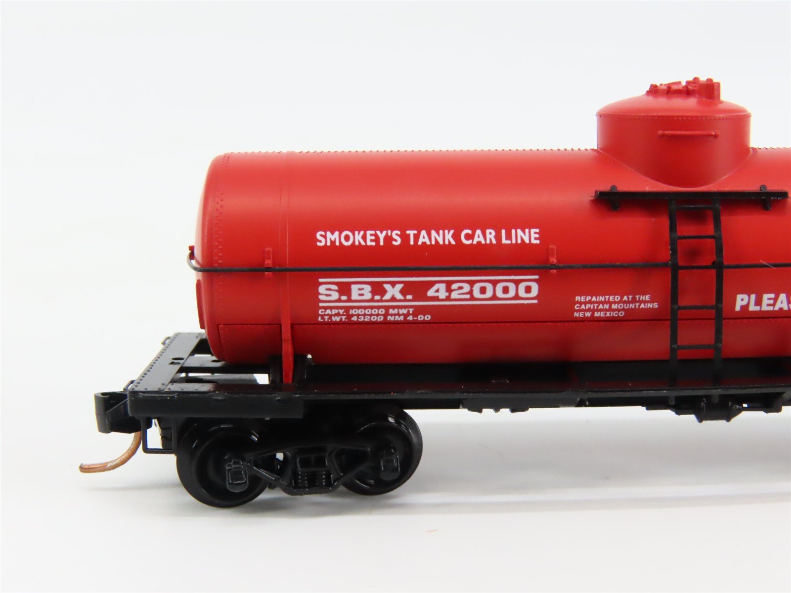 N Scale Micro-Trains 65460 SBX Smokey Bear 39' Single Dome Tank Car 42000 RTR