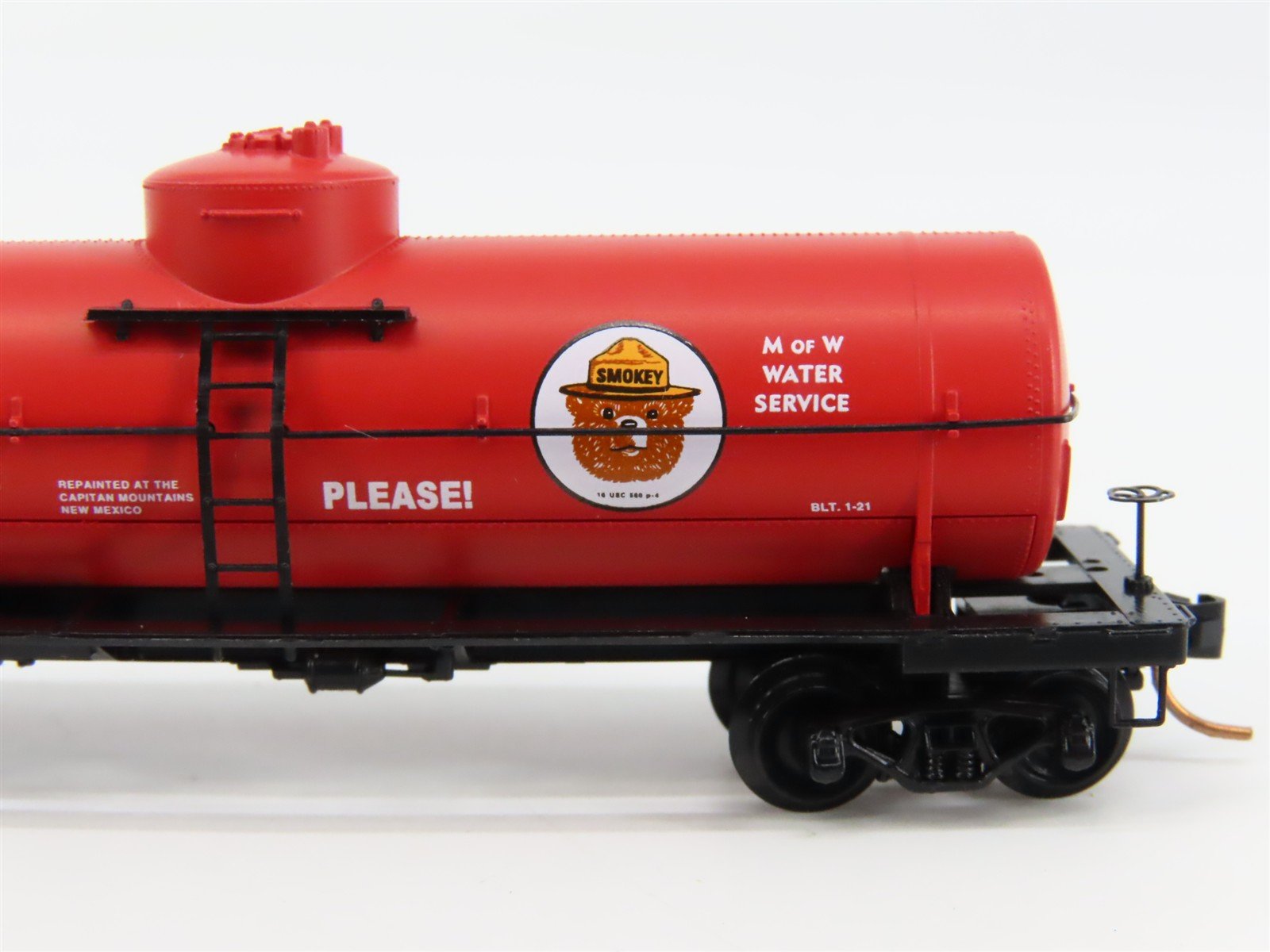 N Scale Micro-Trains 65460 SBX Smokey Bear 39' Single Dome Tank Car 42000 RTR