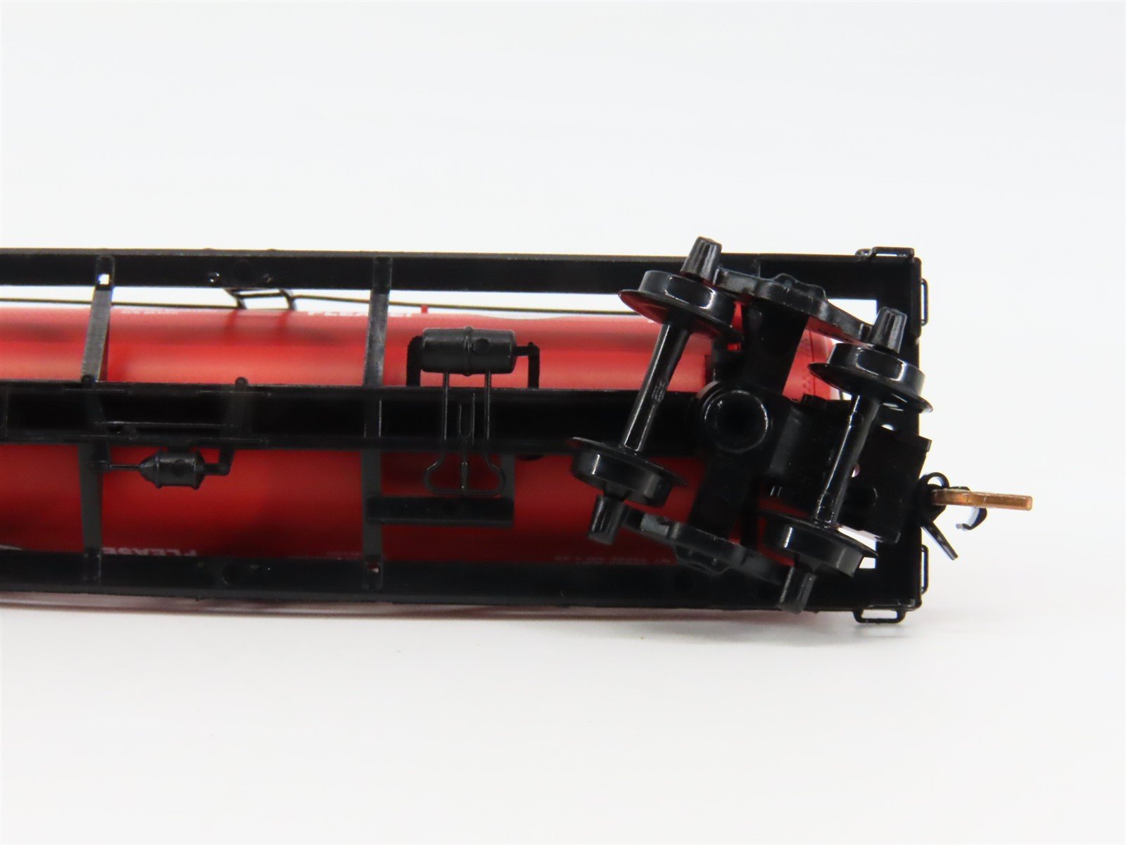 N Scale Micro-Trains 65460 SBX Smokey Bear 39' Single Dome Tank Car 42000 RTR