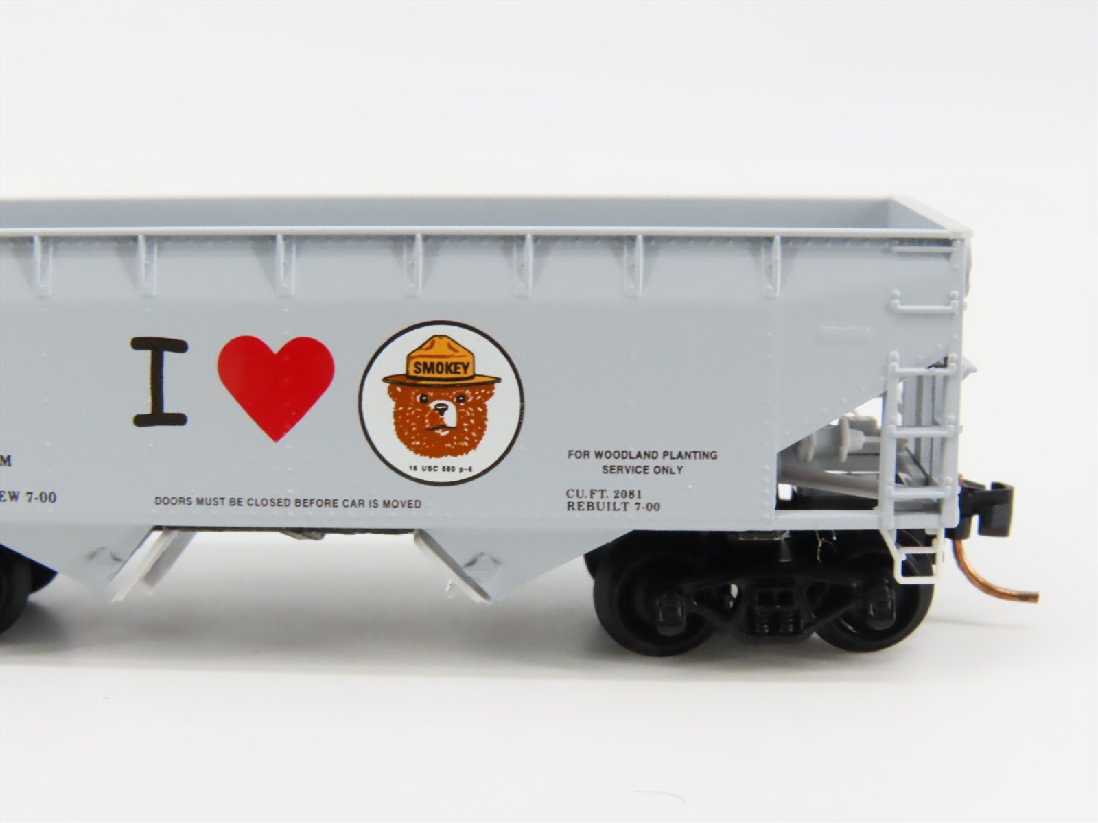 N Scale Micro-Trains 55450 SBX Smokey Bear 33' 2-Bay Hopper 72000 RTR