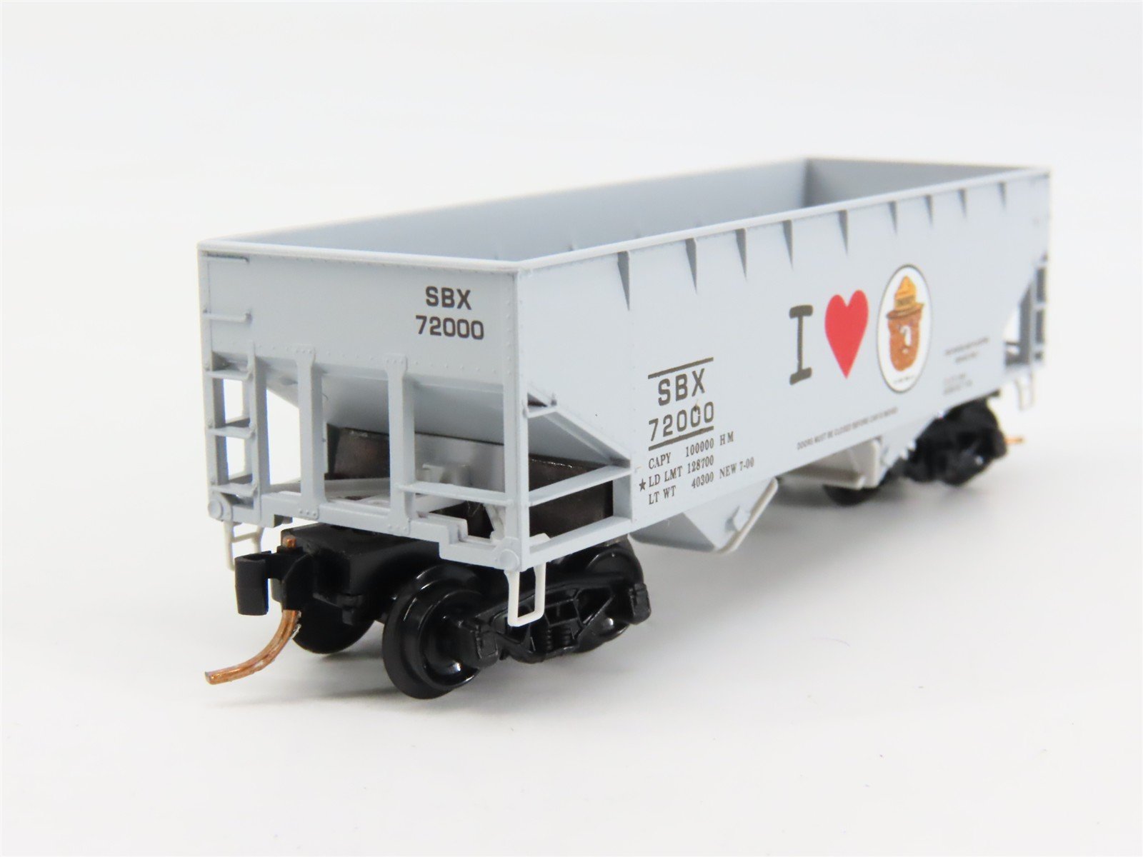 N Scale Micro-Trains 55450 SBX Smokey Bear 33' 2-Bay Hopper 72000 RTR