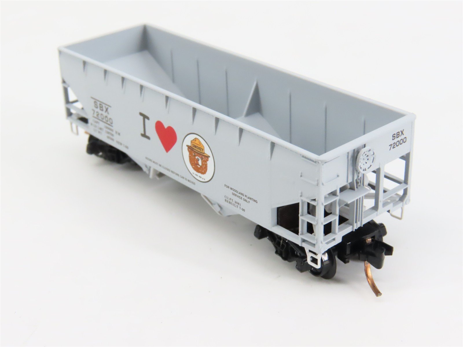 N Scale Micro-Trains 55450 SBX Smokey Bear 33' 2-Bay Hopper 72000 RTR