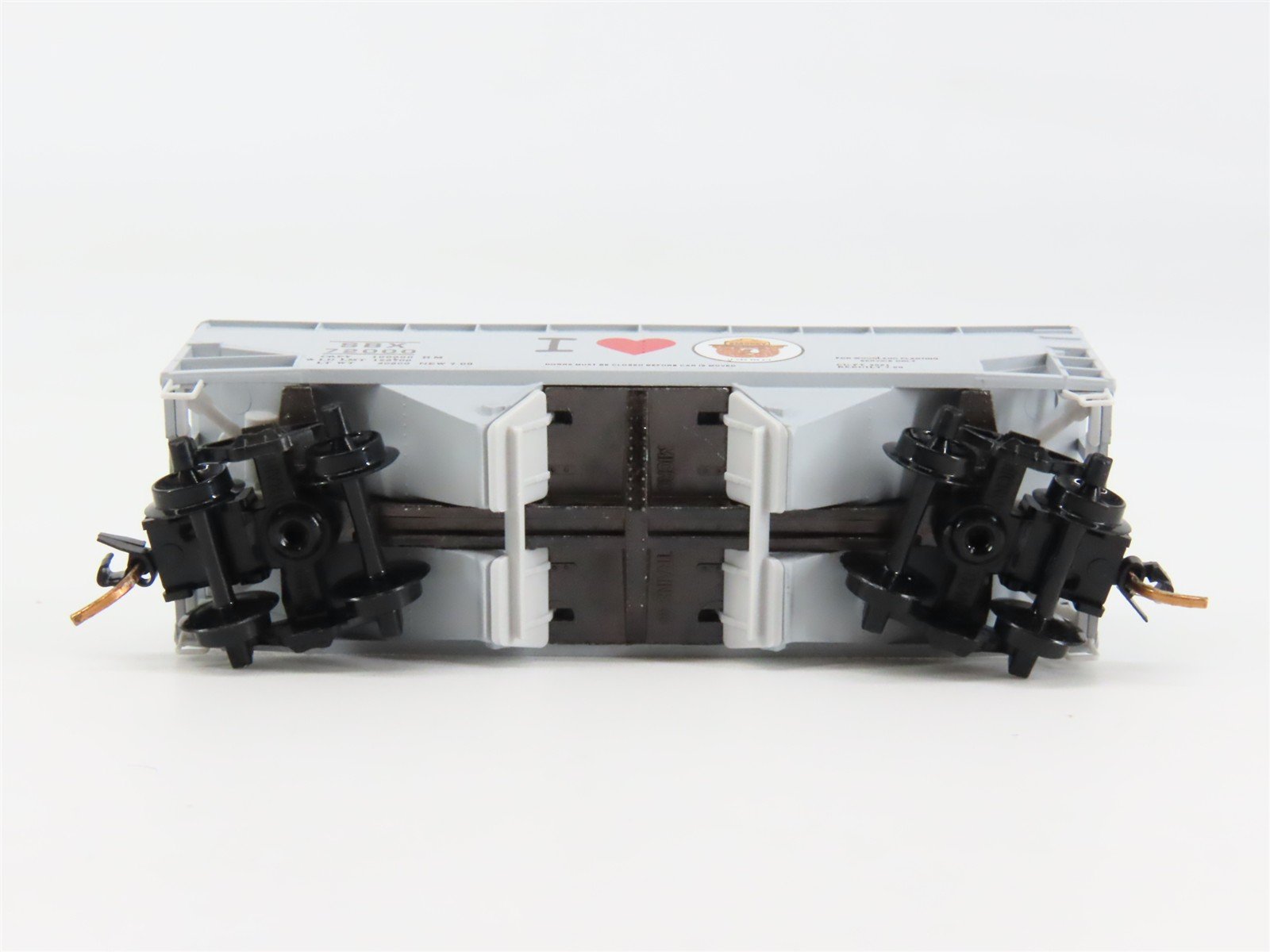 N Scale Micro-Trains 55450 SBX Smokey Bear 33' 2-Bay Hopper 72000 RTR