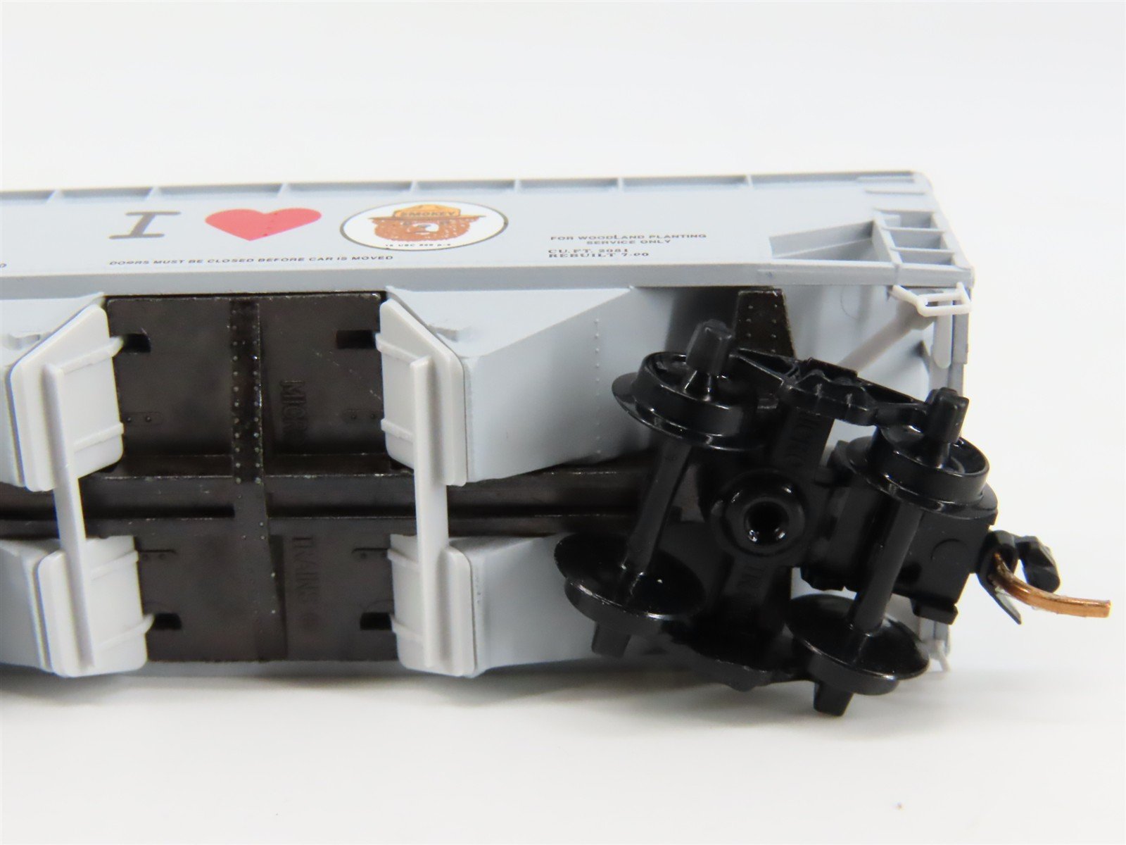 N Scale Micro-Trains 55450 SBX Smokey Bear 33' 2-Bay Hopper 72000 RTR
